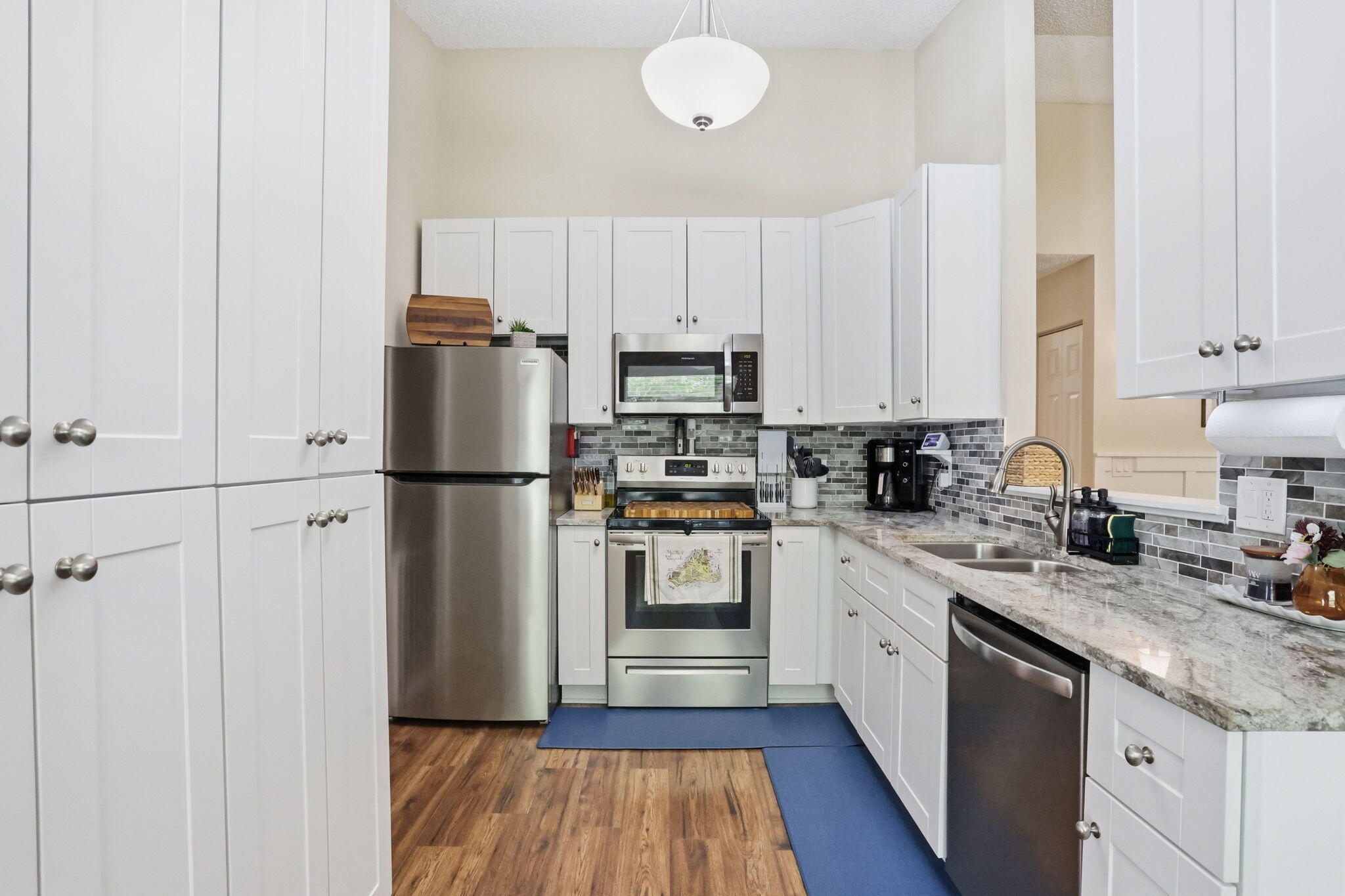 COUNTERPOINT ESTATES 13 - Residential