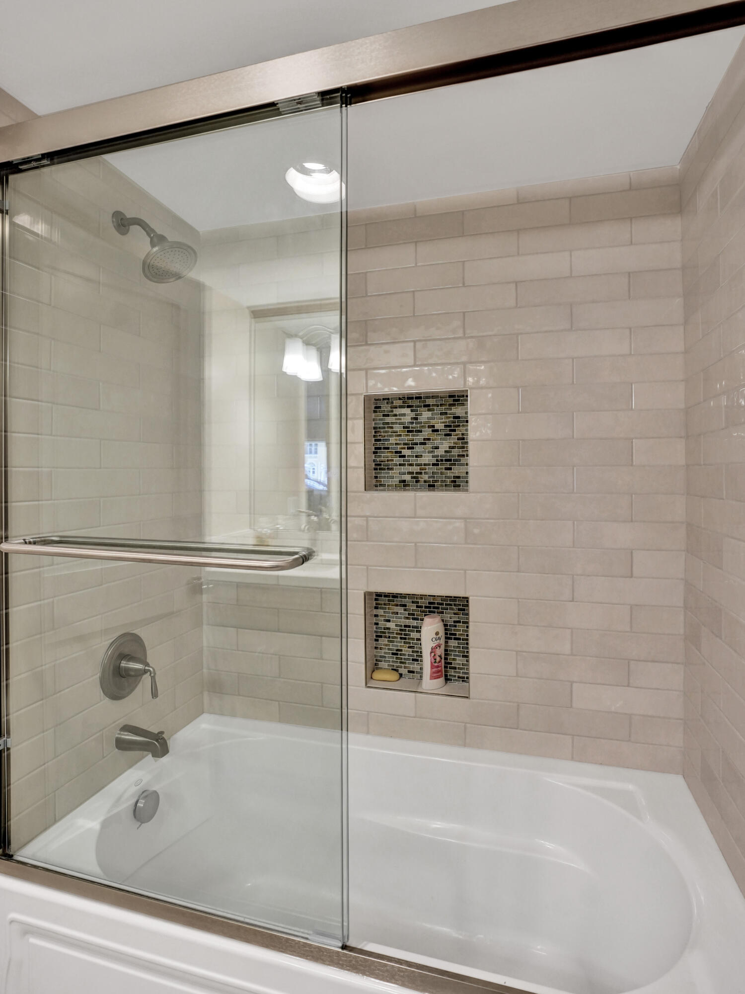 LAFAYETTE ARMS CO-OP - Residential Lease