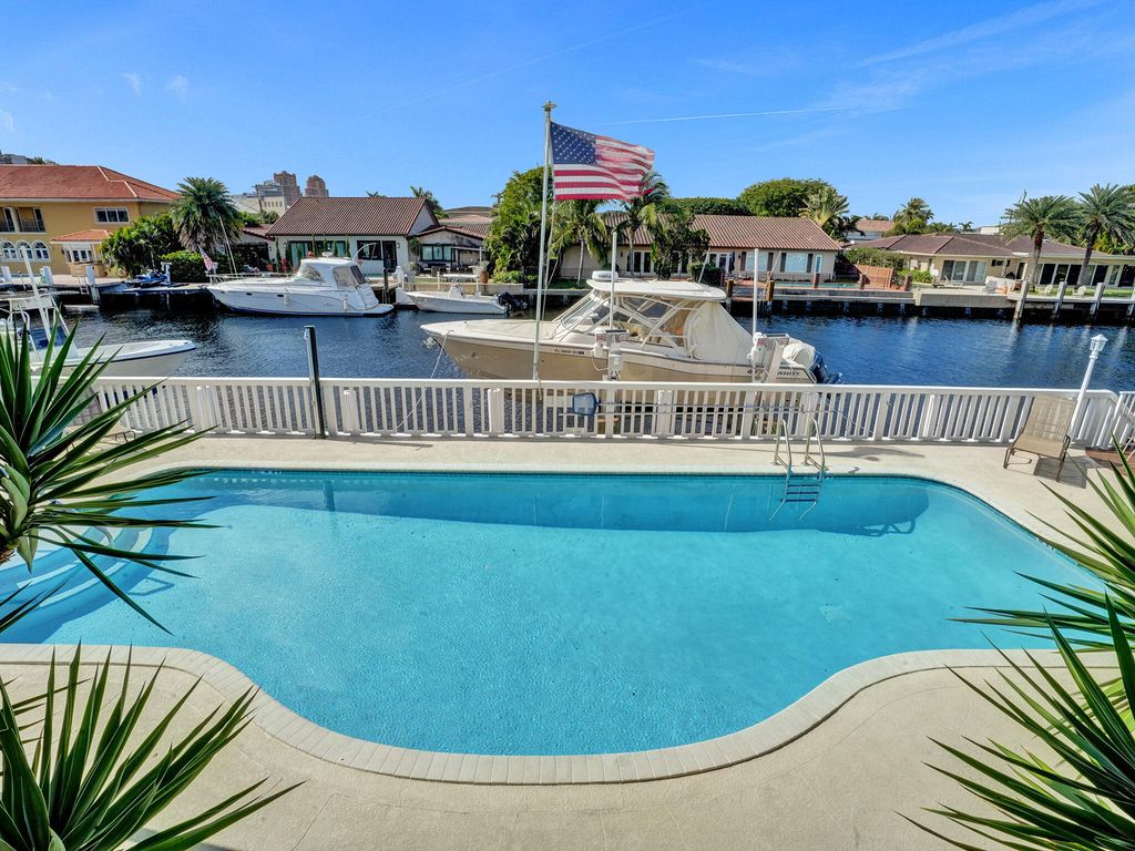 Photo of 2866 NE 30th Street #3, Fort Lauderdale, FL 33306 (MLS # B26011530)