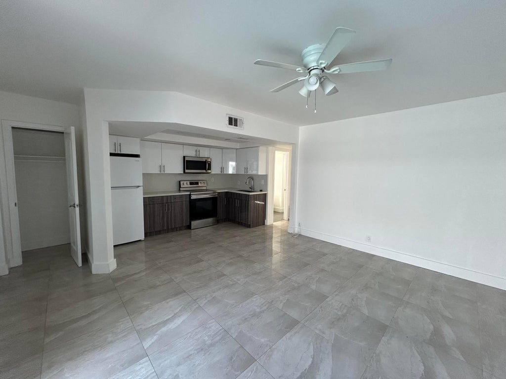 Photo of 1534 SE 15th Street #5, Fort Lauderdale, FL 33316 (MLS # B26074154)
