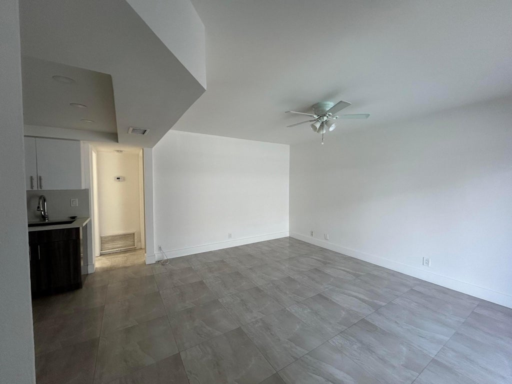 Photo of 1534 SE 15th Street #5, Fort Lauderdale, FL 33316 (MLS # B26074154)