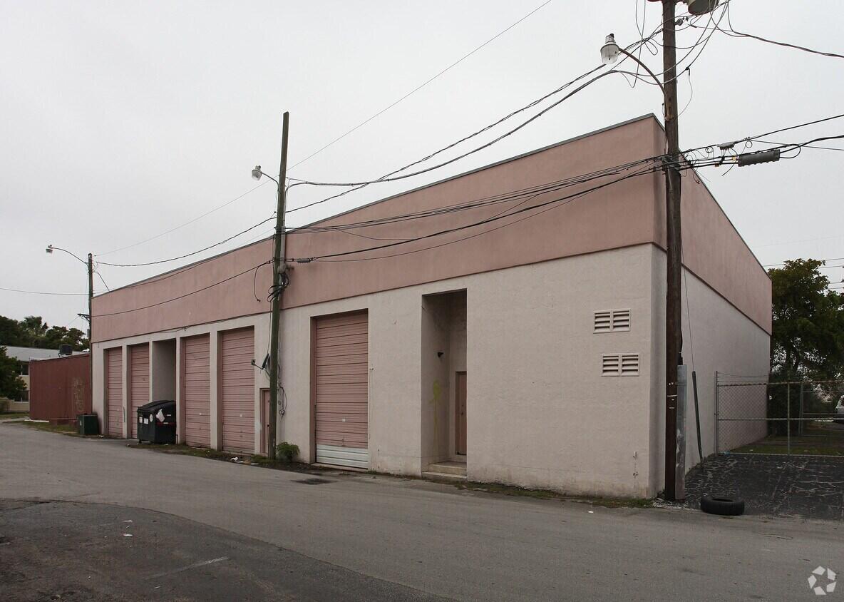 312-322 NE 38th Street