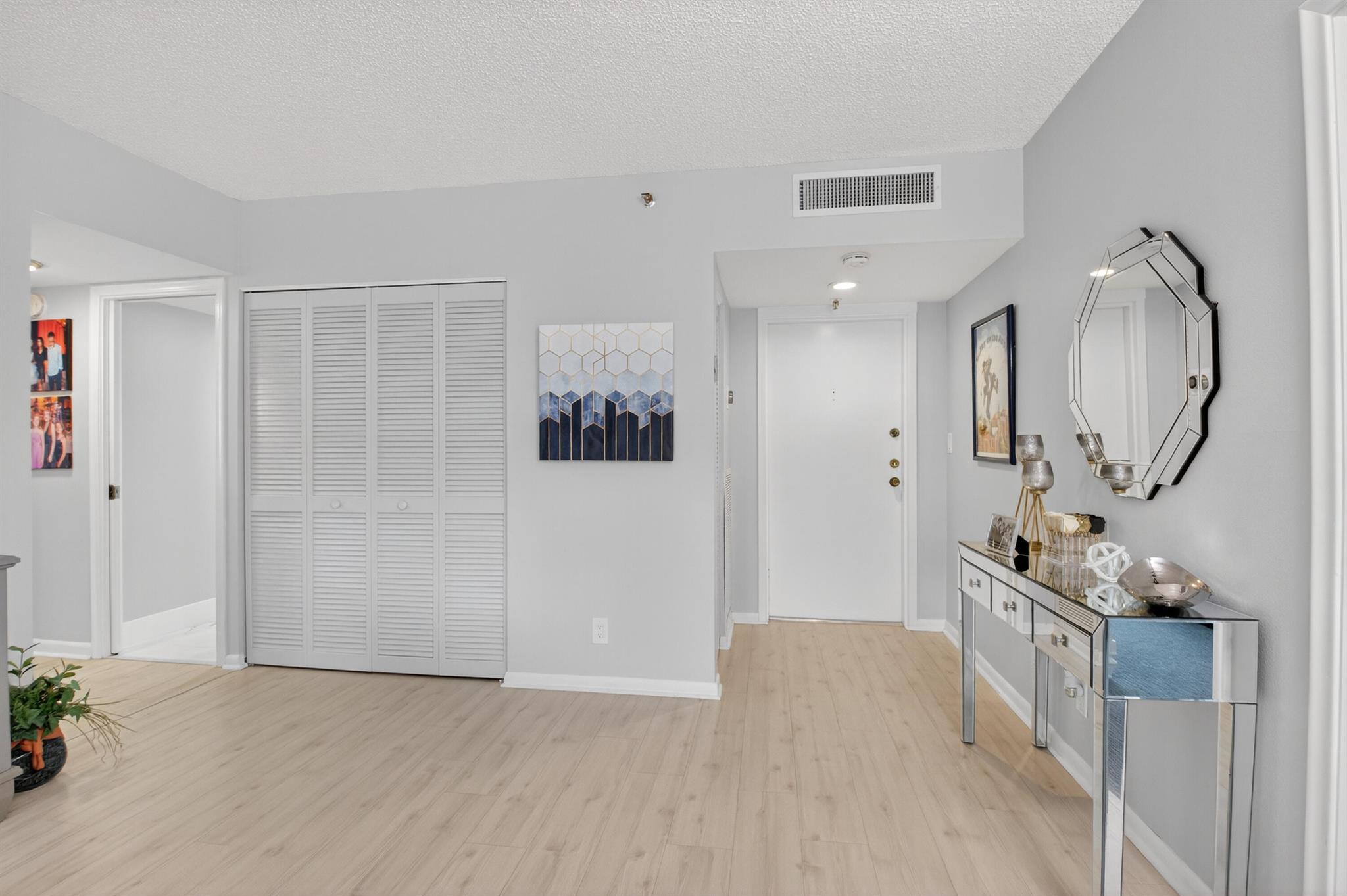 6815 Willow Wood Drive 4022
