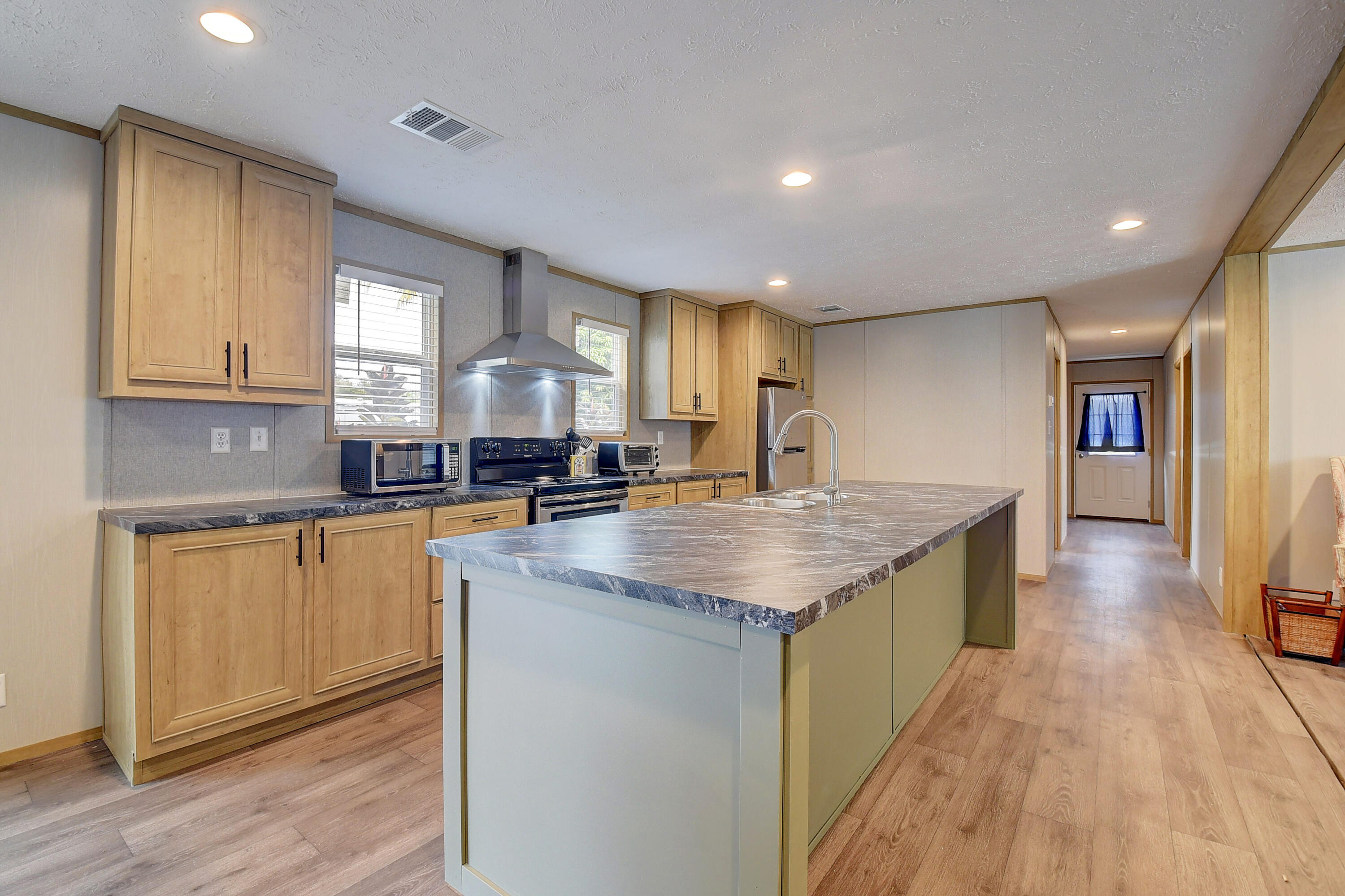 COLONIAL ESTATES INC MOBILE HOME PARK - Residential