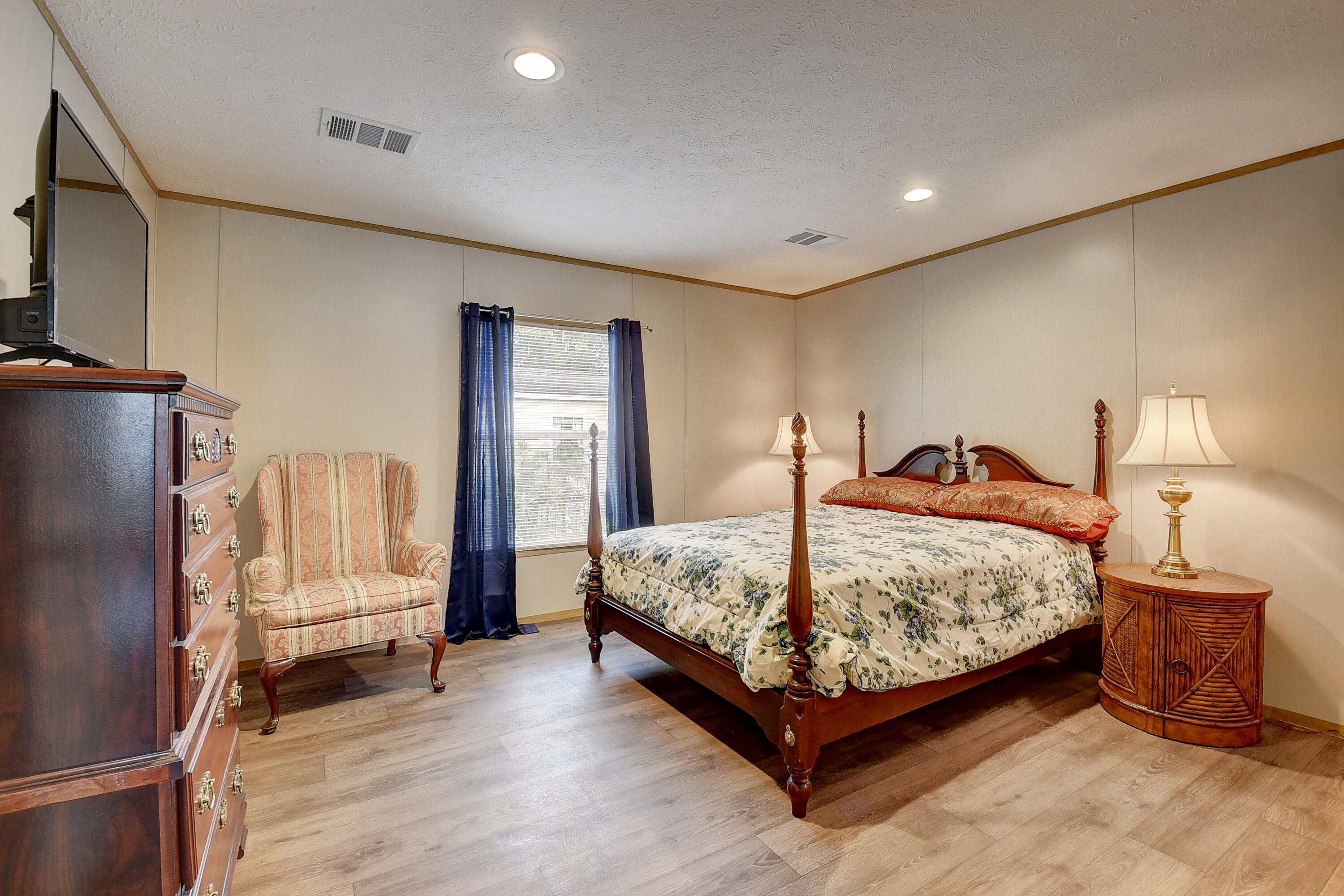 COLONIAL ESTATES INC MOBILE HOME PARK - Residential