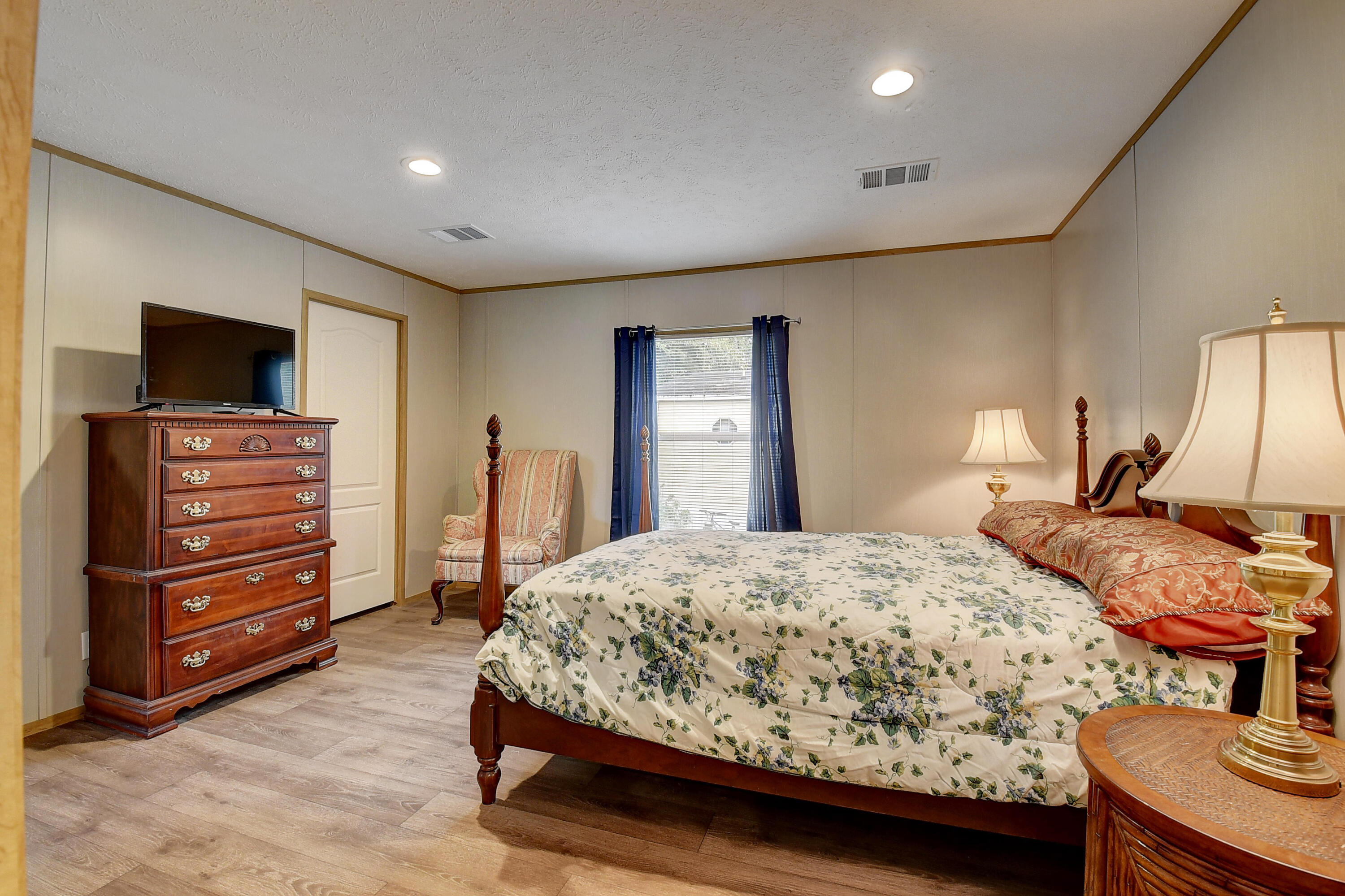 COLONIAL ESTATES INC MOBILE HOME PARK - Residential