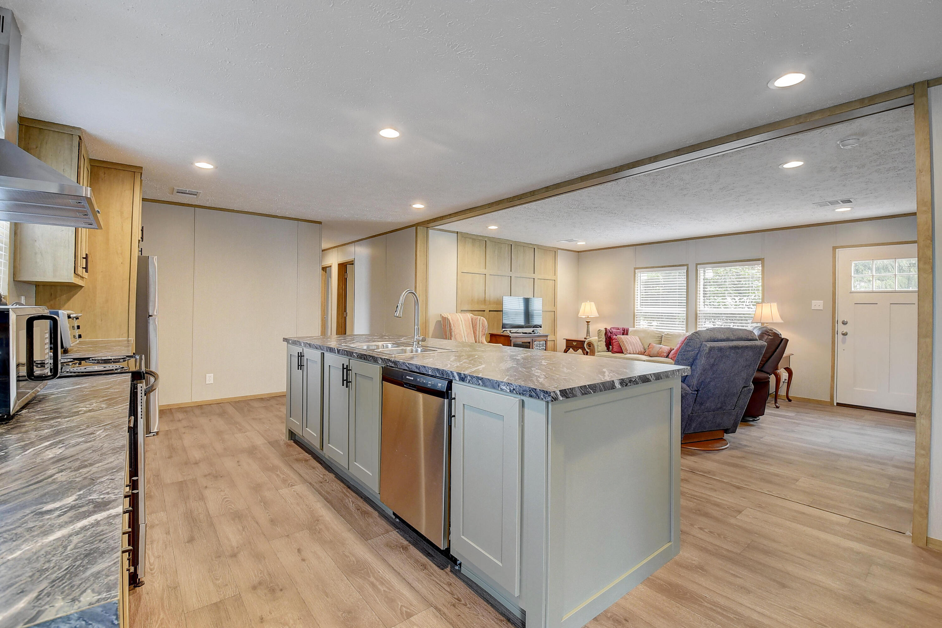 COLONIAL ESTATES INC MOBILE HOME PARK - Residential