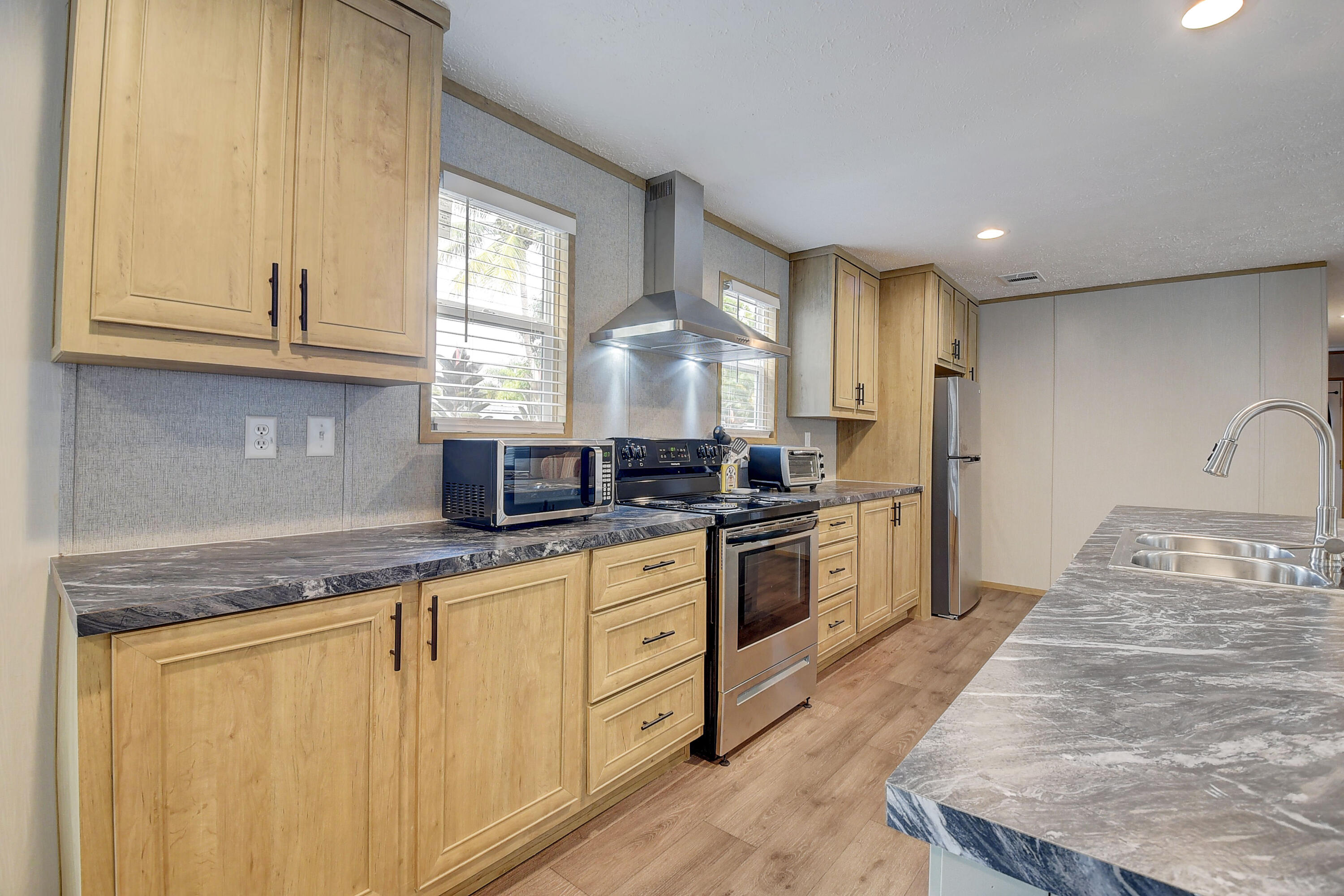 COLONIAL ESTATES INC MOBILE HOME PARK - Residential