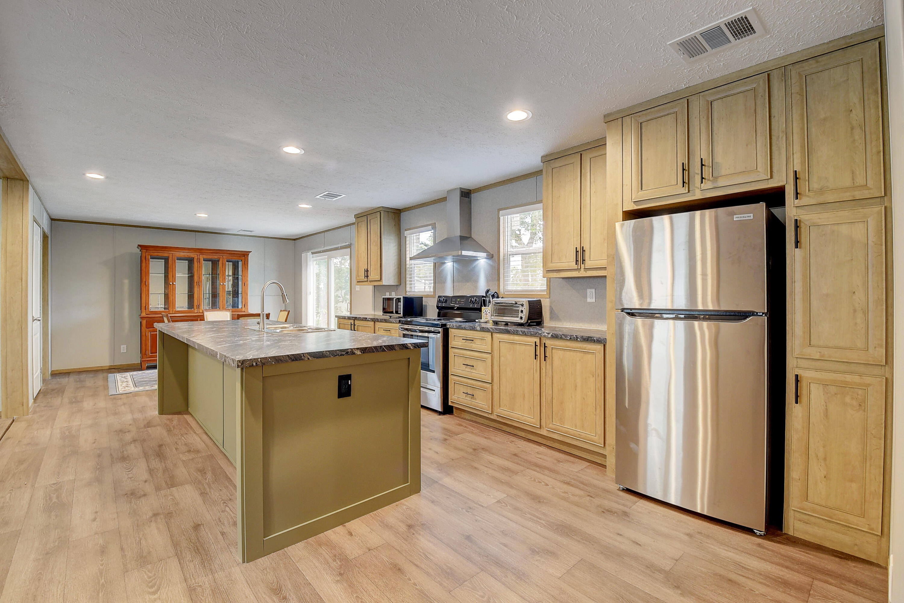 COLONIAL ESTATES INC MOBILE HOME PARK - Residential