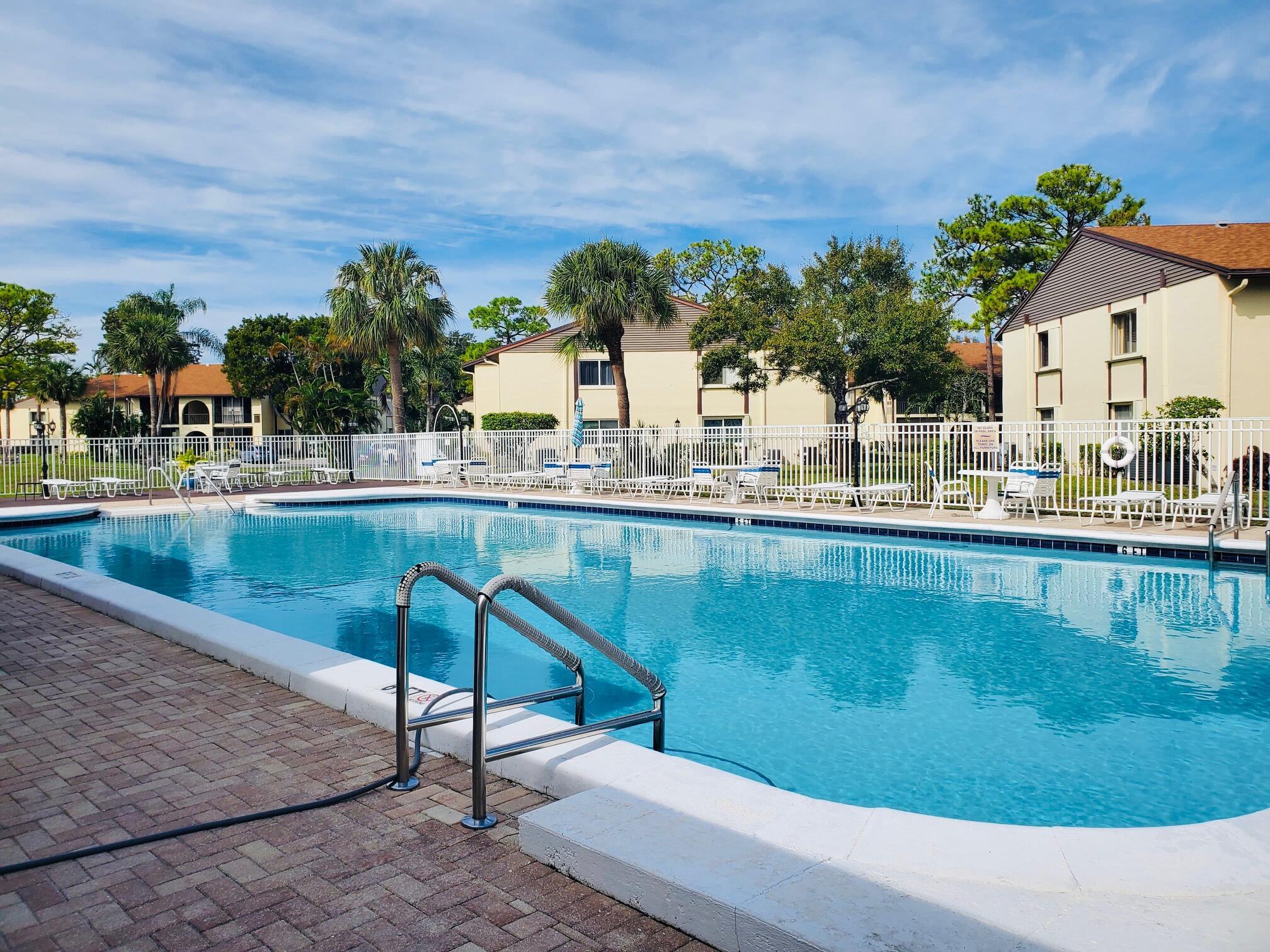 PINE RIDGE IV COND DECL F - Residential Lease