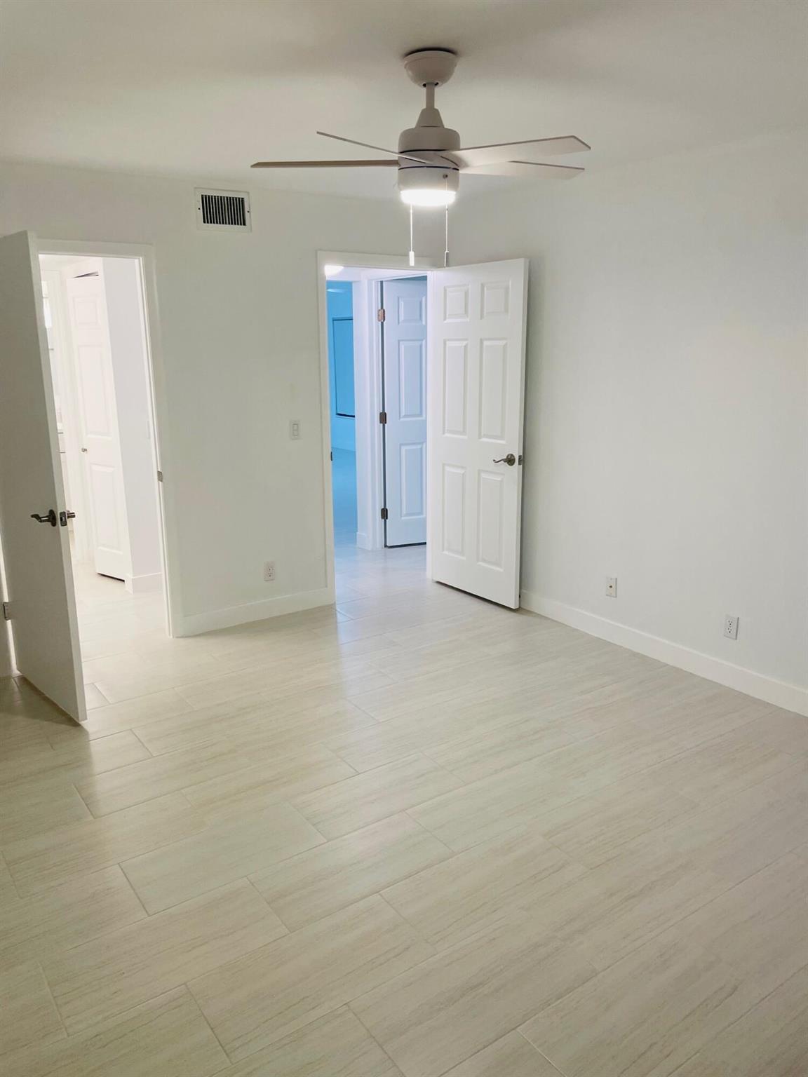 PINE RIDGE IV COND DECL F - Residential Lease