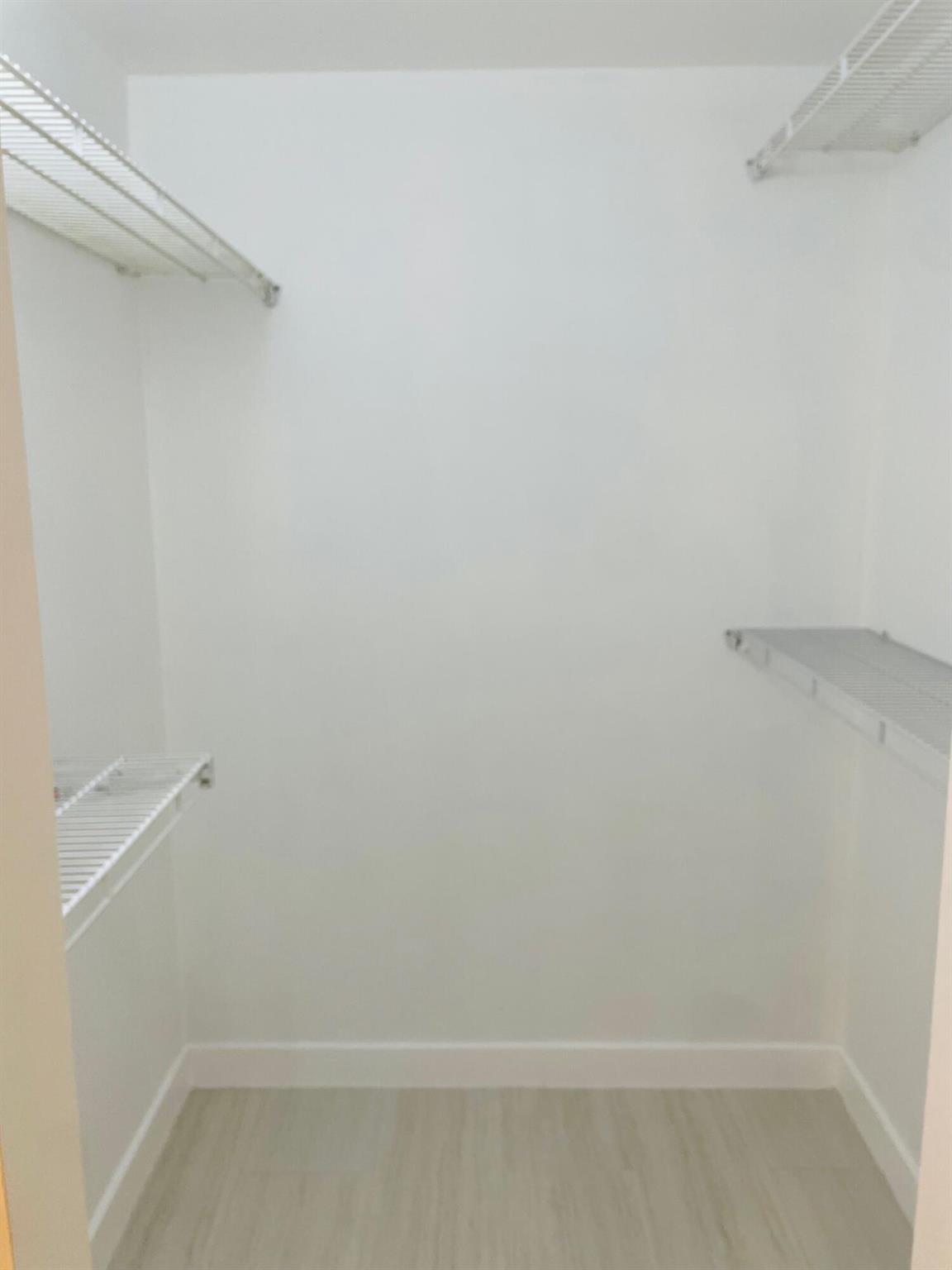 PINE RIDGE IV COND DECL F - Residential Lease