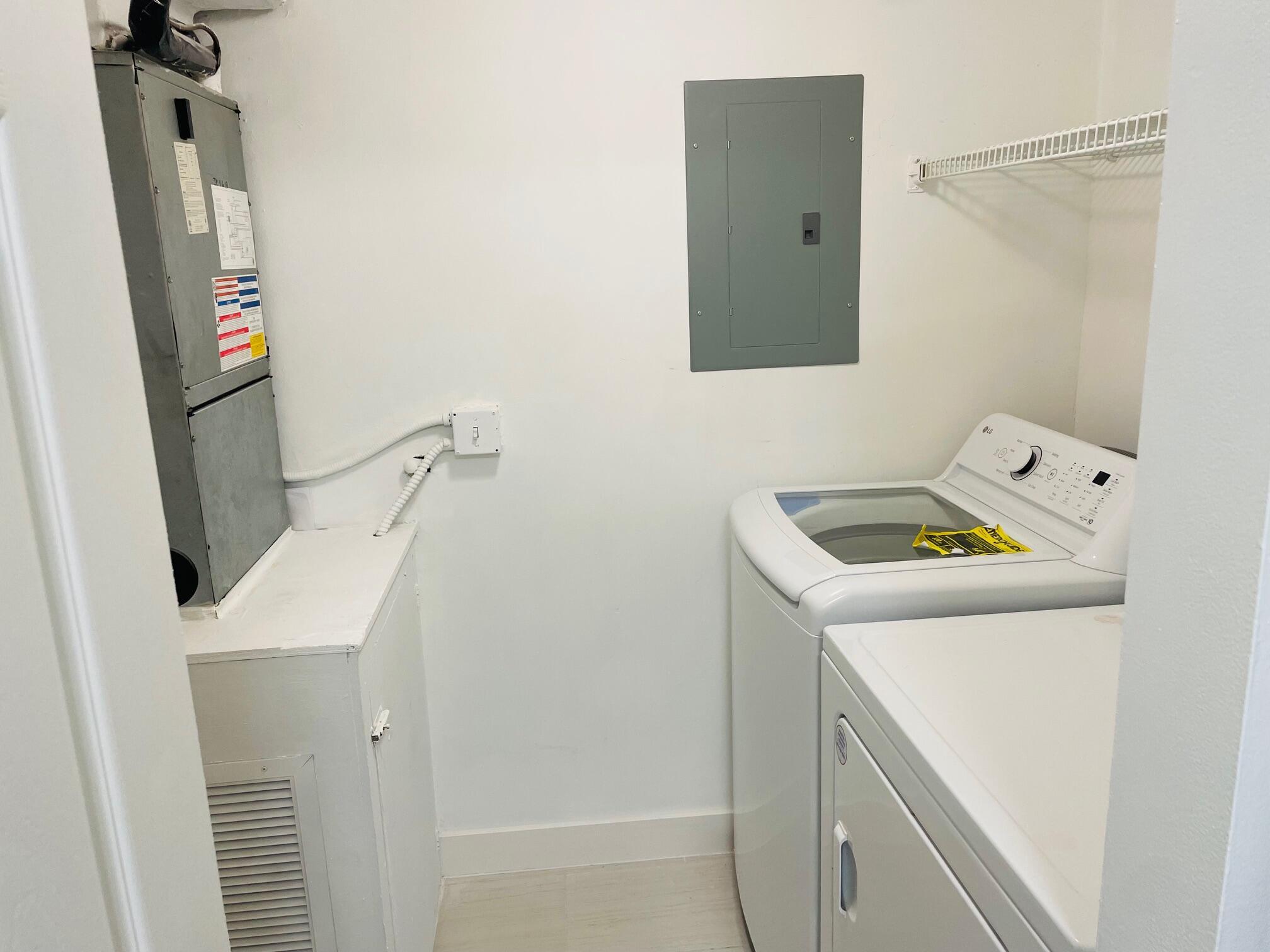 PINE RIDGE IV COND DECL F - Residential Lease