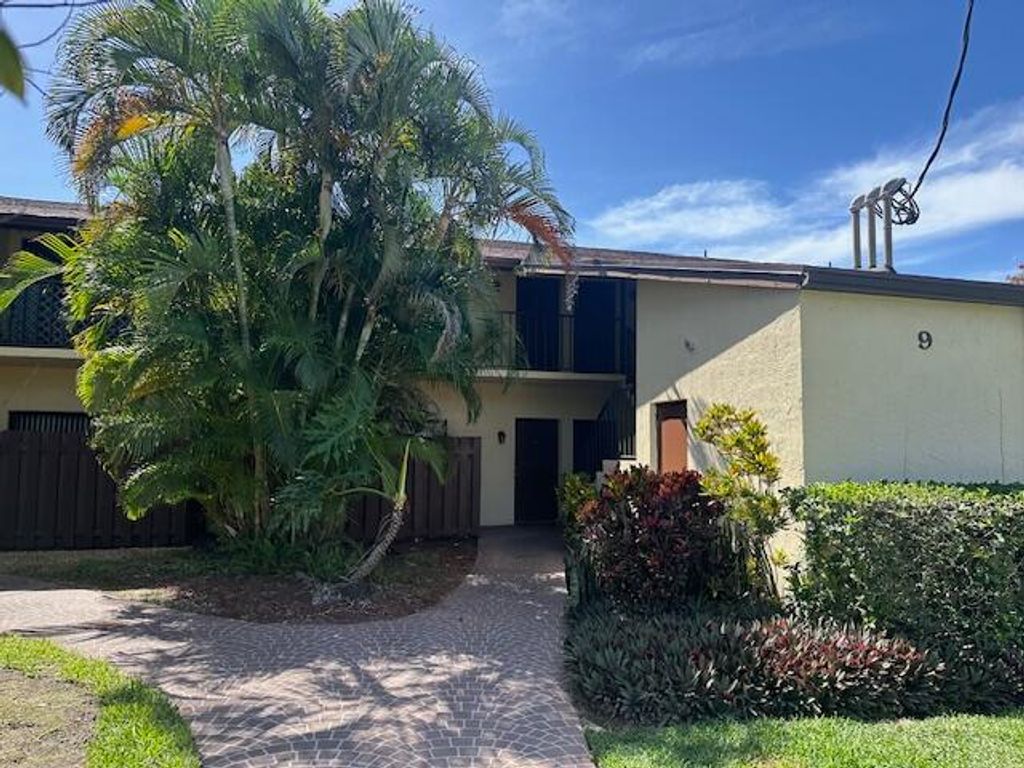 Photo of 2050 Oleander Boulevard #9-206, Fort Pierce, FL 34950 (MLS # R11008712)
