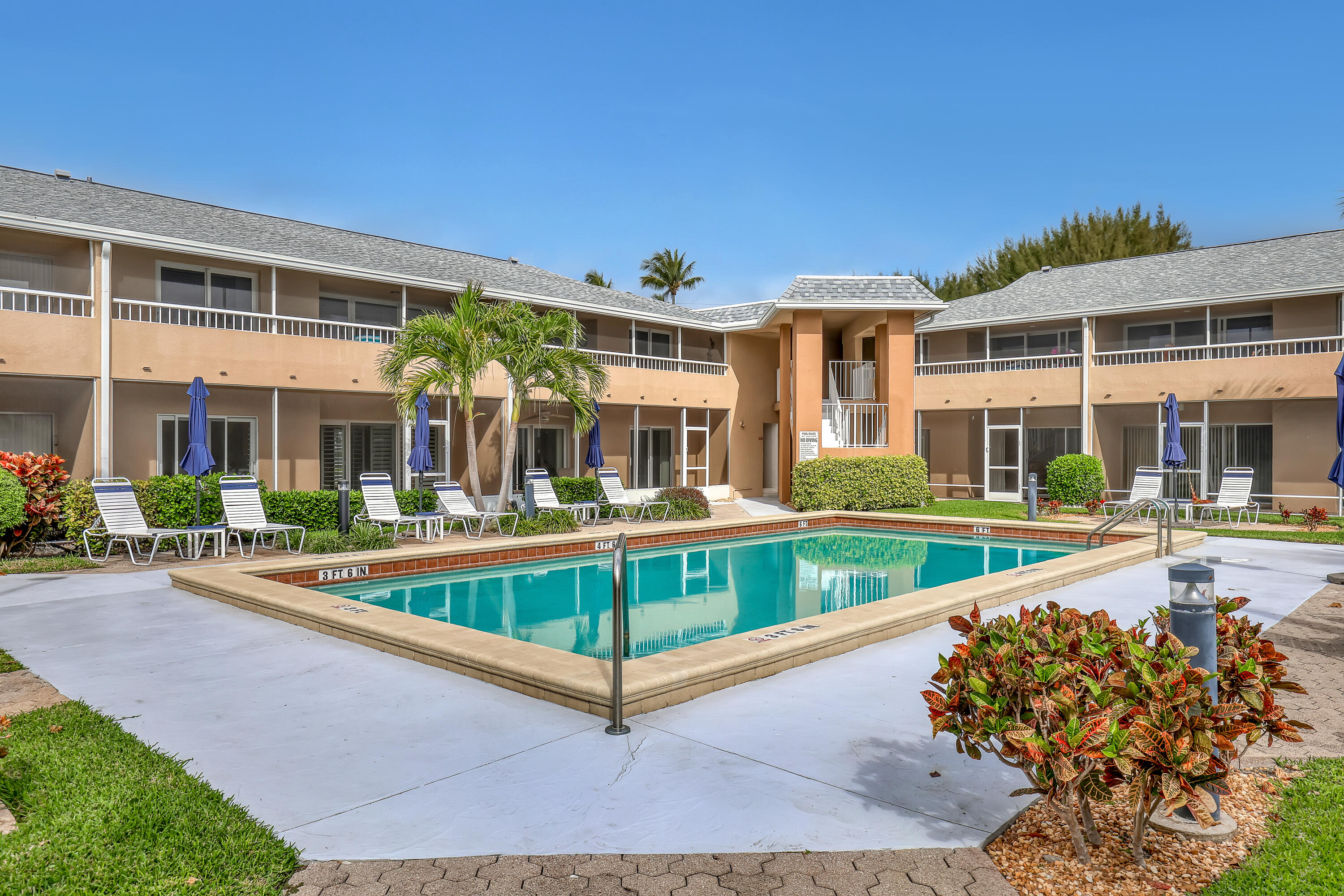 COURTYARD CONDO - Residential