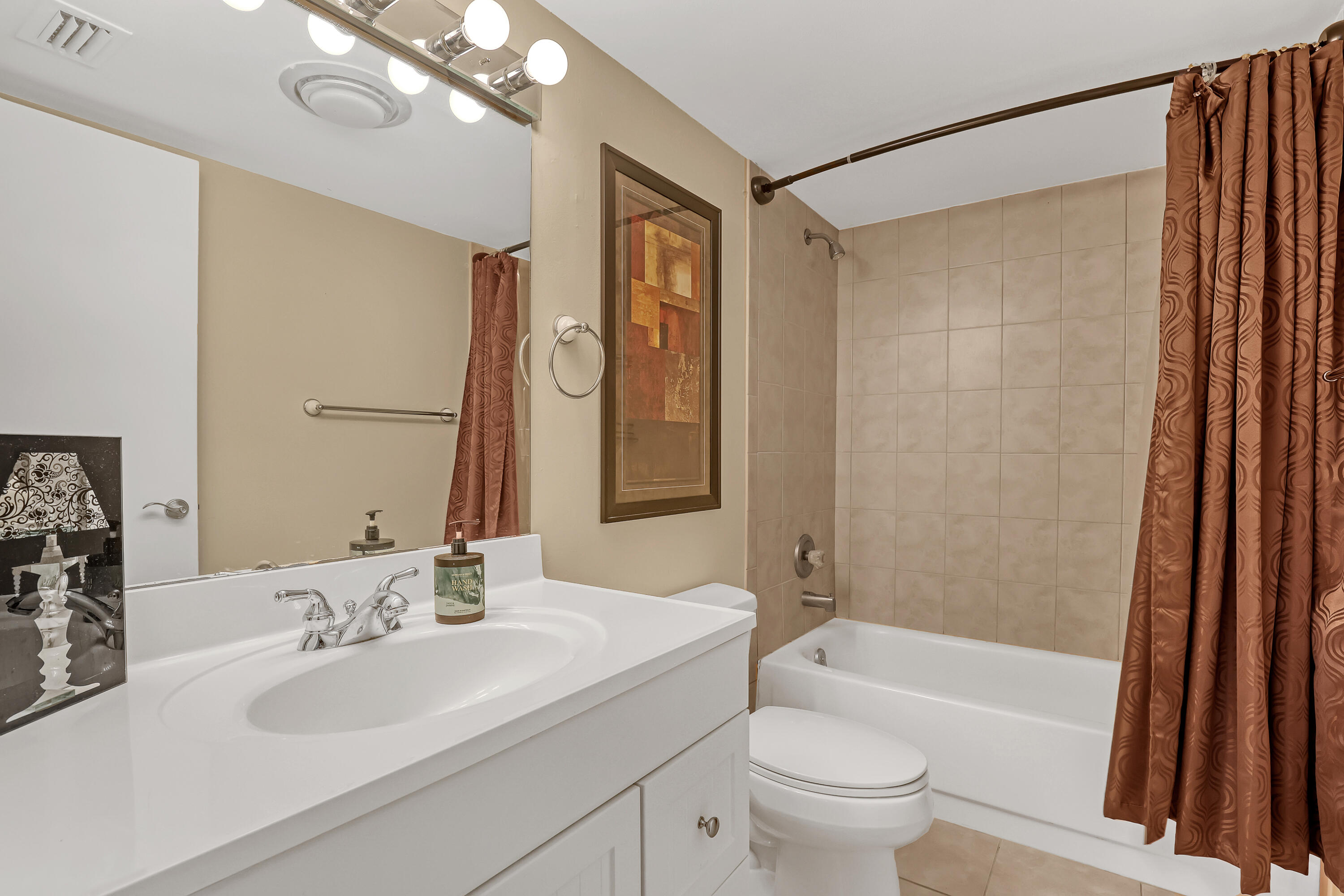 COURTYARD CONDO - Residential