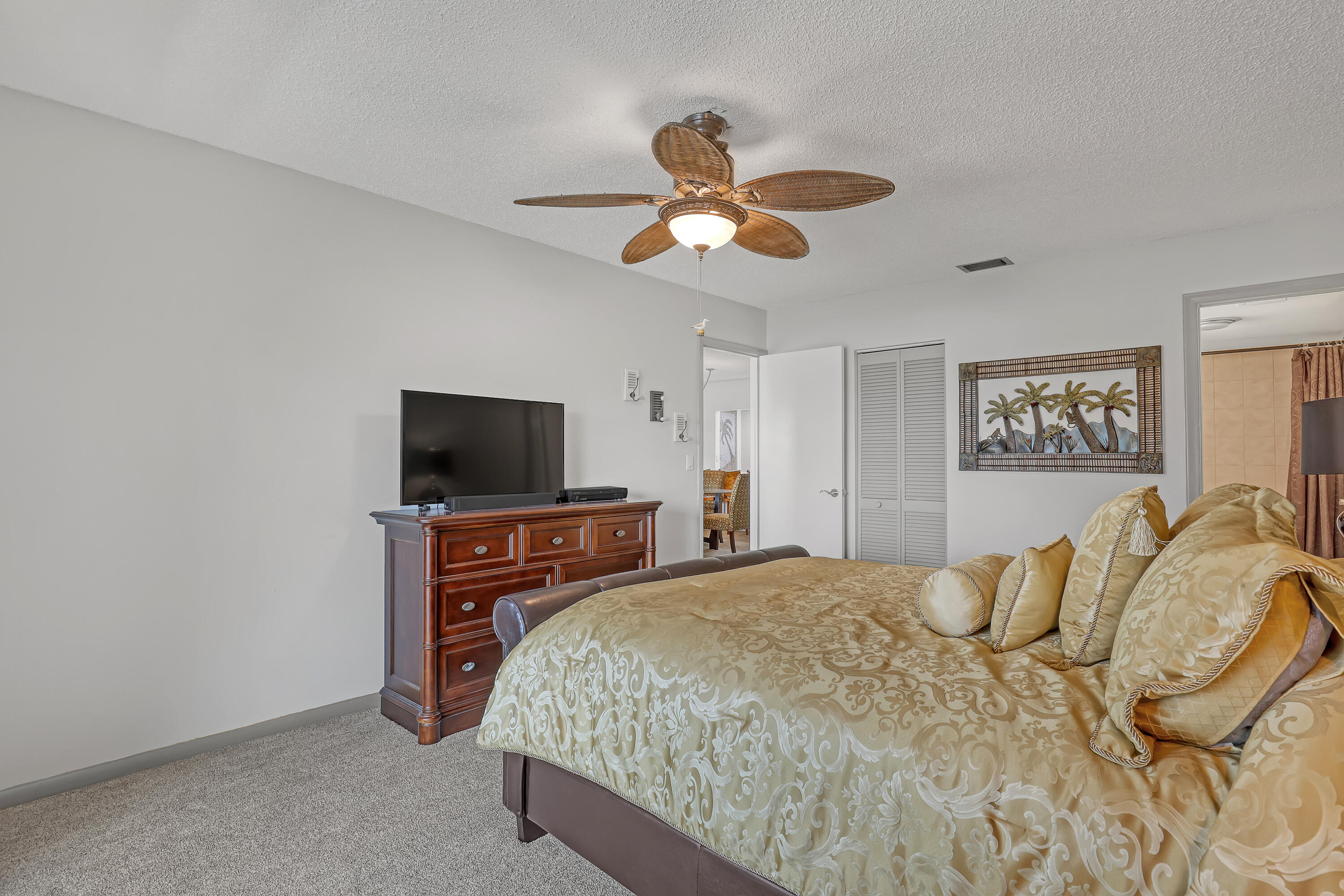 COURTYARD CONDO - Residential