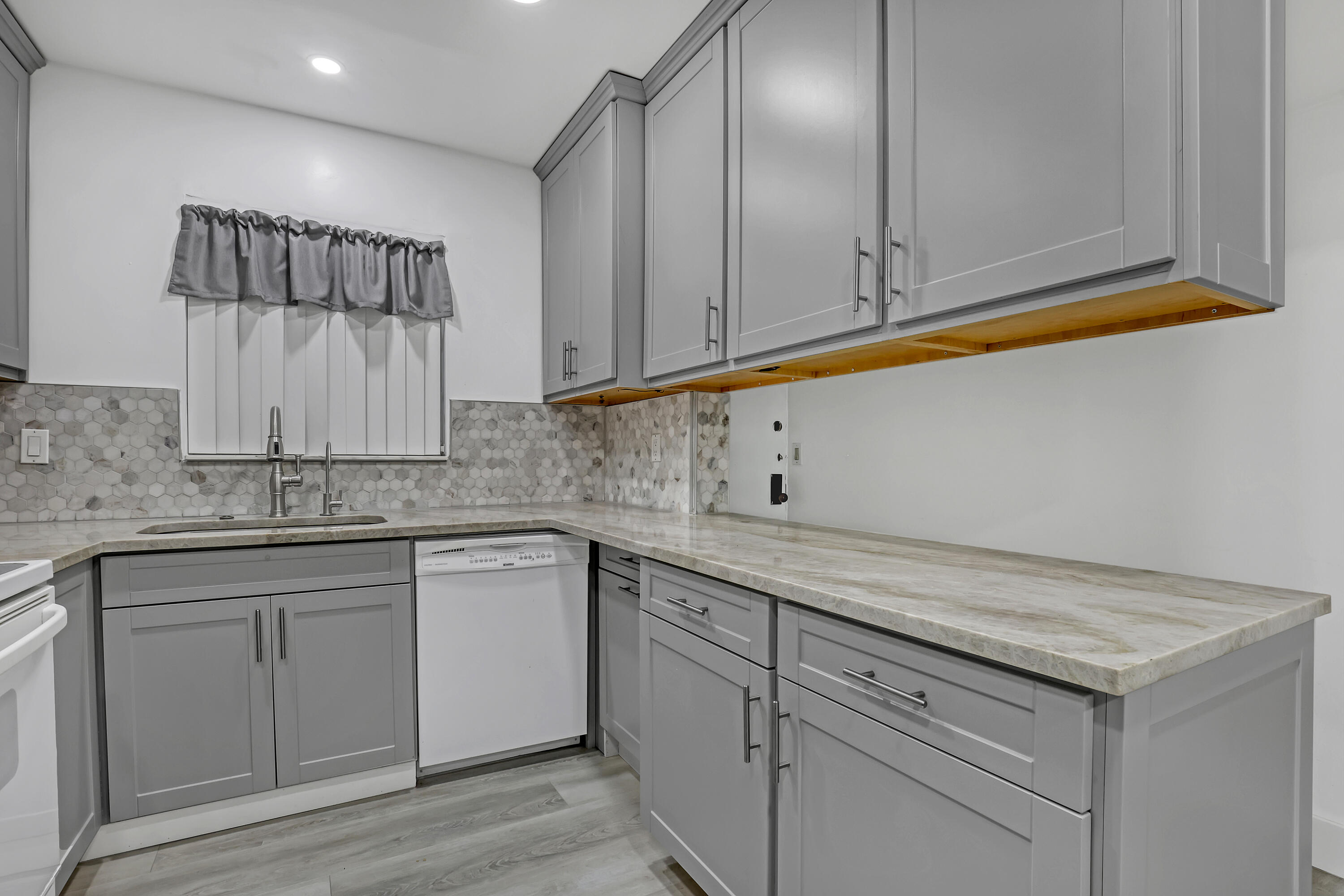 COURTYARD CONDO - Residential