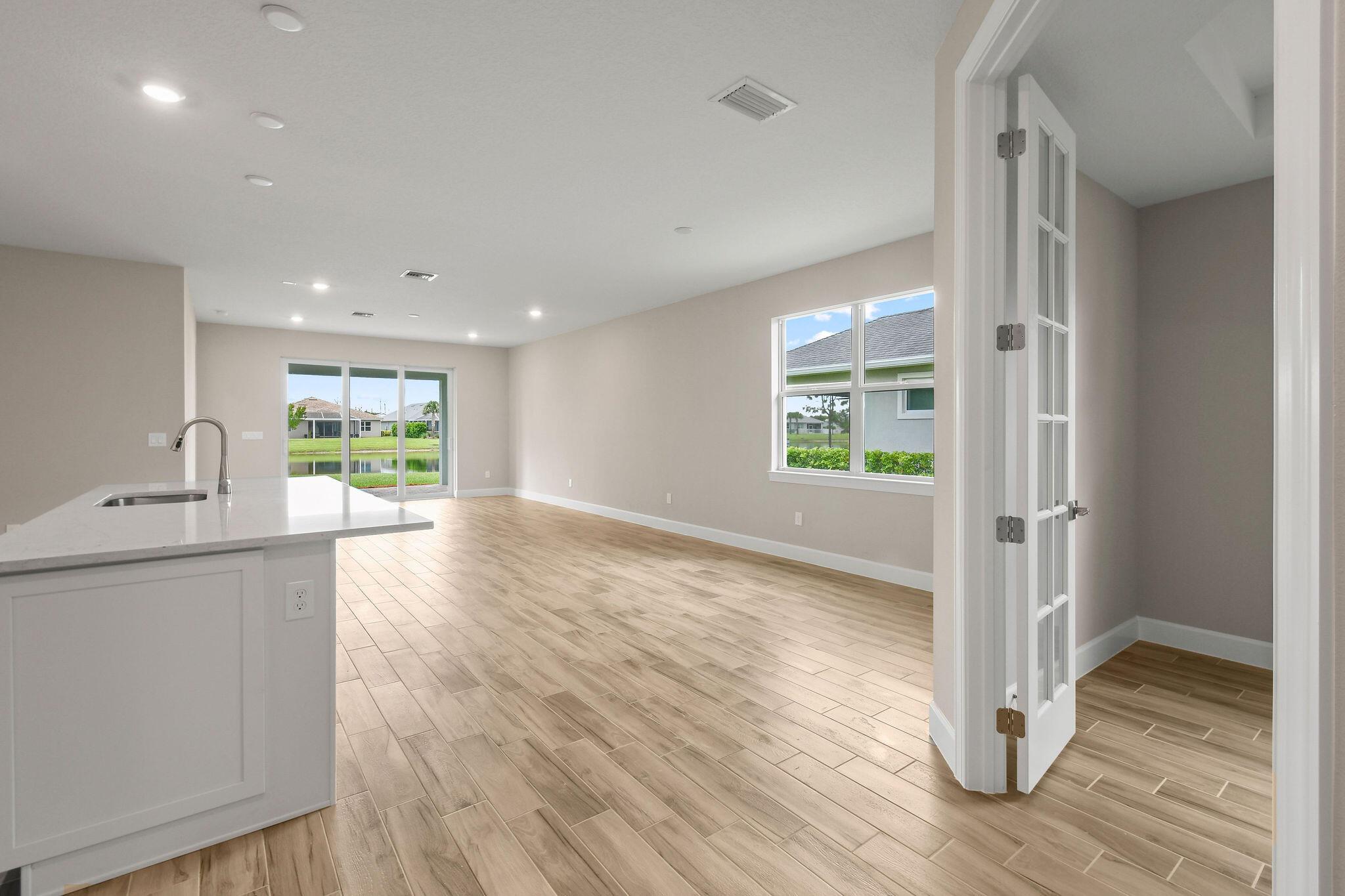 DEL WEBB TRADITION - Residential