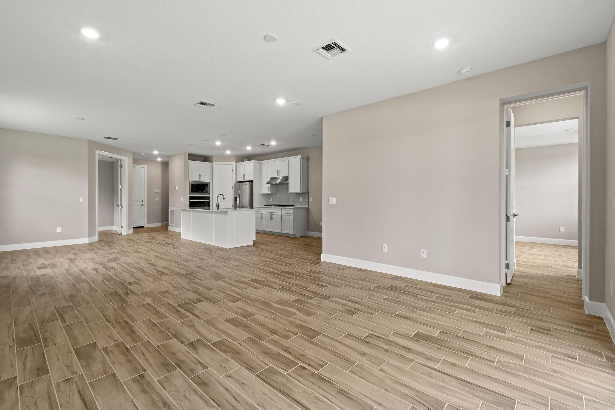 DEL WEBB TRADITION - Residential