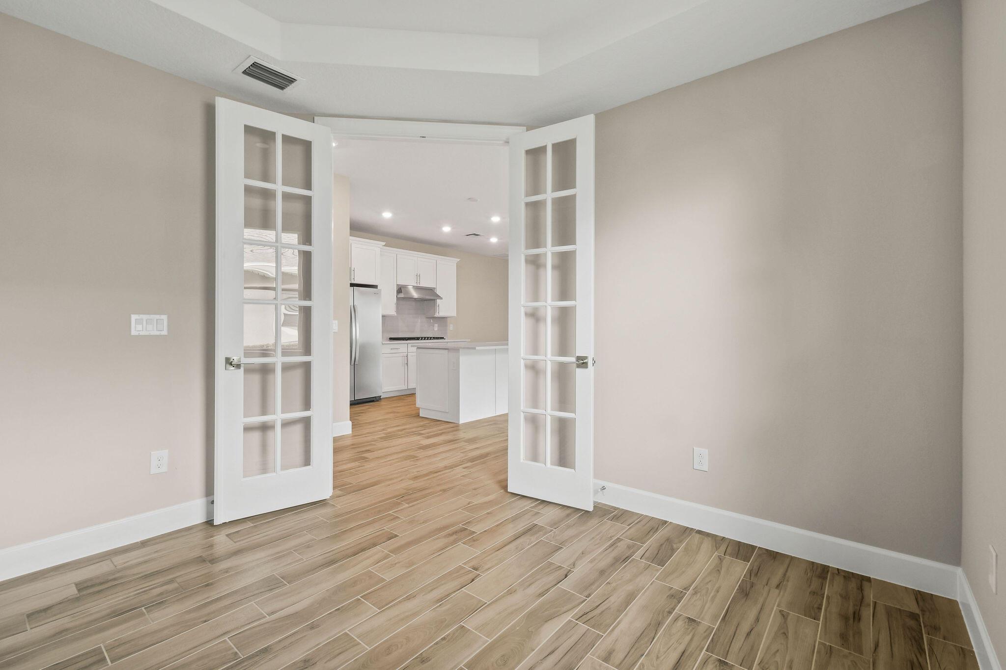 DEL WEBB TRADITION - Residential