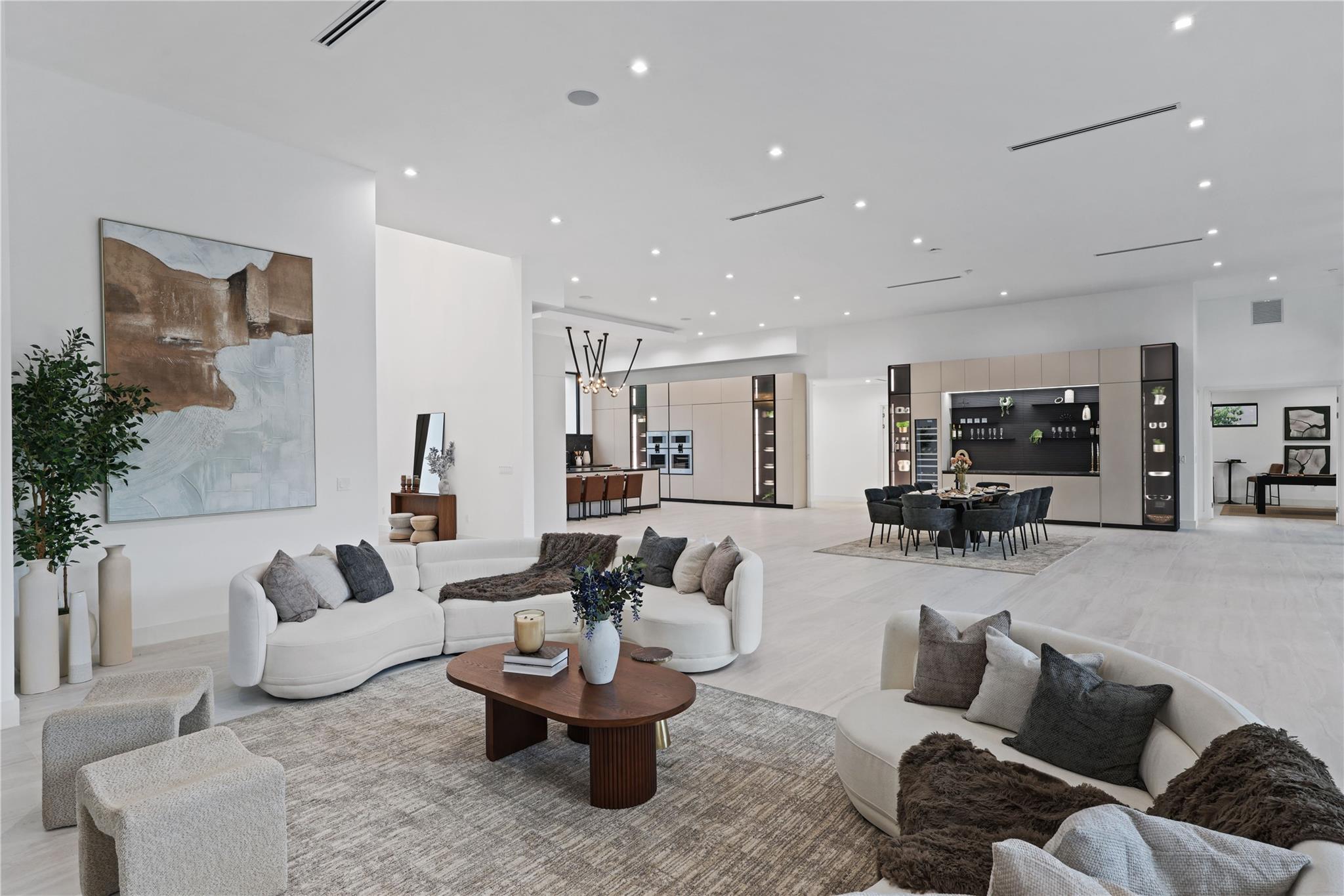 8795 Valencia Ct
