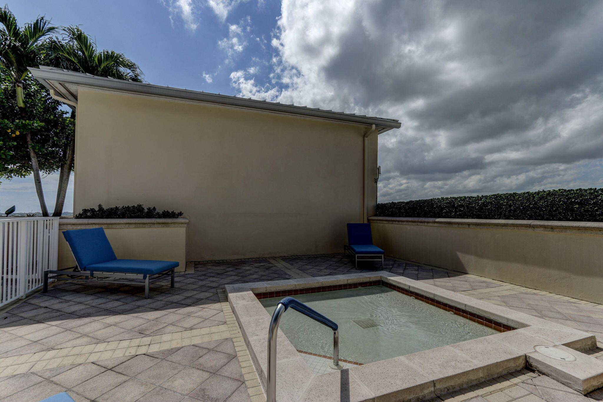 MARINA GRANDE RIVIERA BEA - Residential