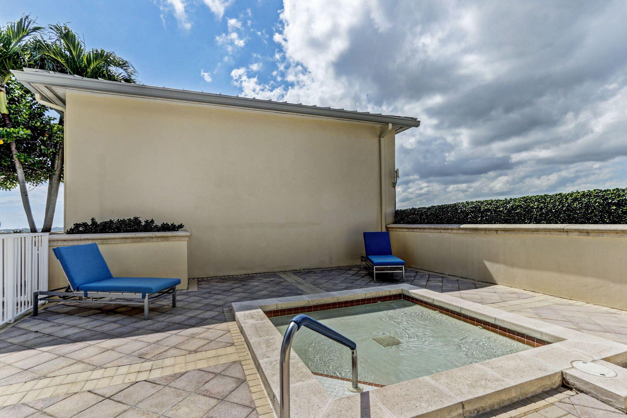 MARINA GRANDE RIVIERA BEA - Residential