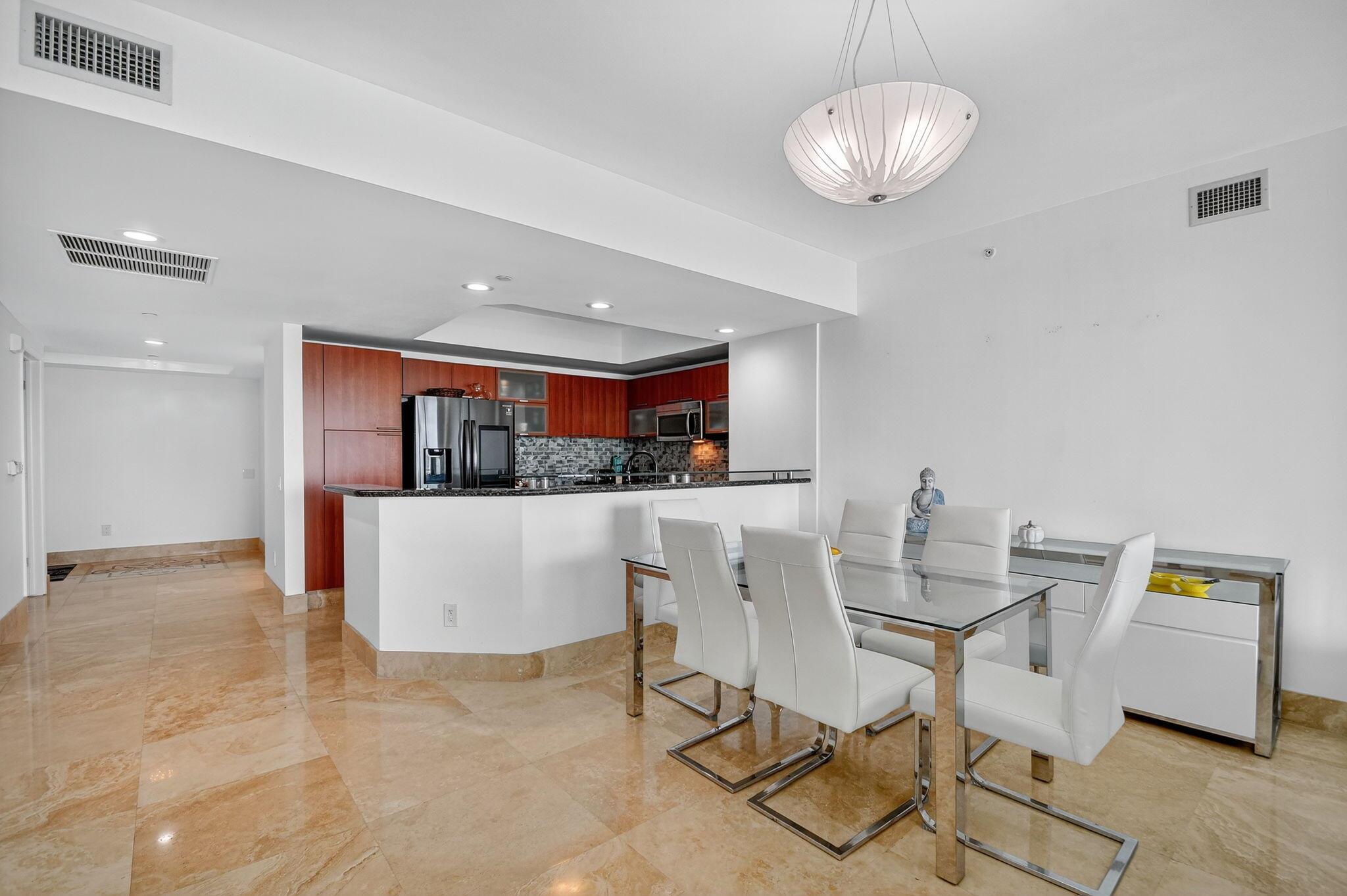MARINA GRANDE RIVIERA BEA - Residential