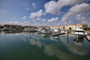 HARBOUR ISLE AT HUTCHINSON ISLAND WEST A CONDOMIN - Residential