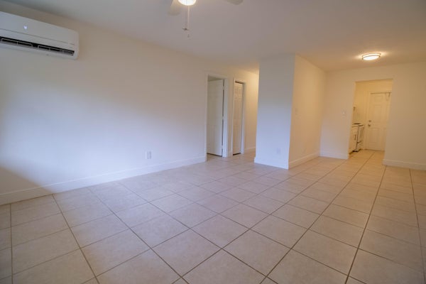 1831 PARK LN APT 3, FORT LAUDERDALE, FL 33315 - Image 74a4197e695d04f9fbc8df06d56d0ae2/812890111