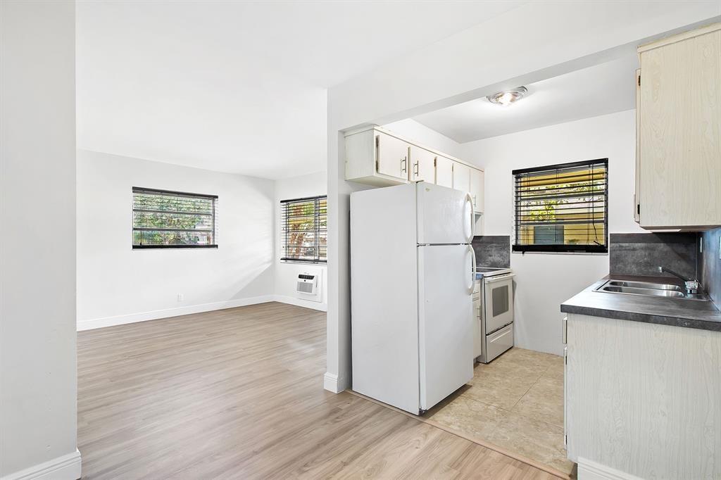 LAUDERDALE2-9 D - Residential Lease