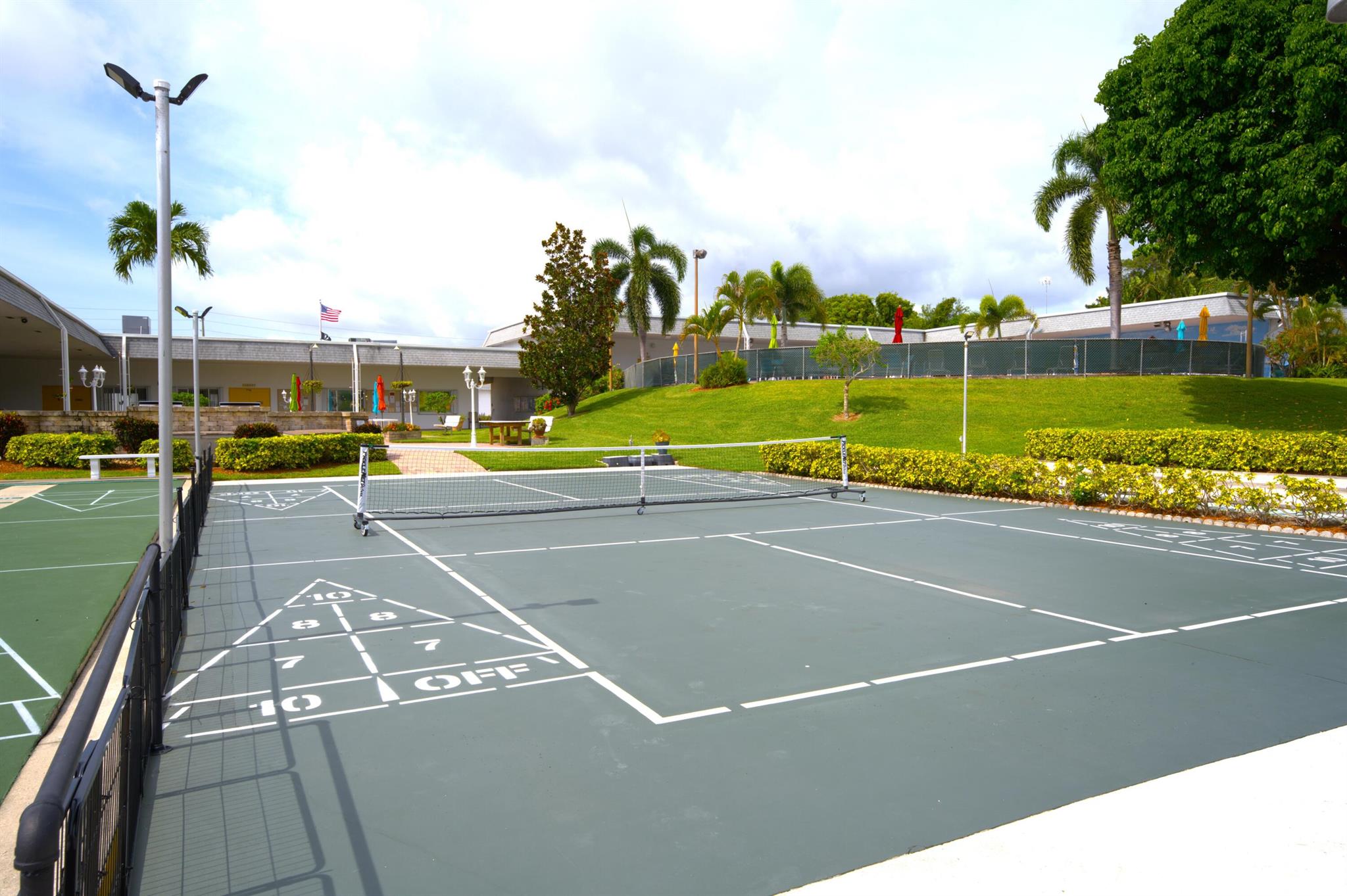 MURRY HILLS APT BLDG COND - Residential Lease