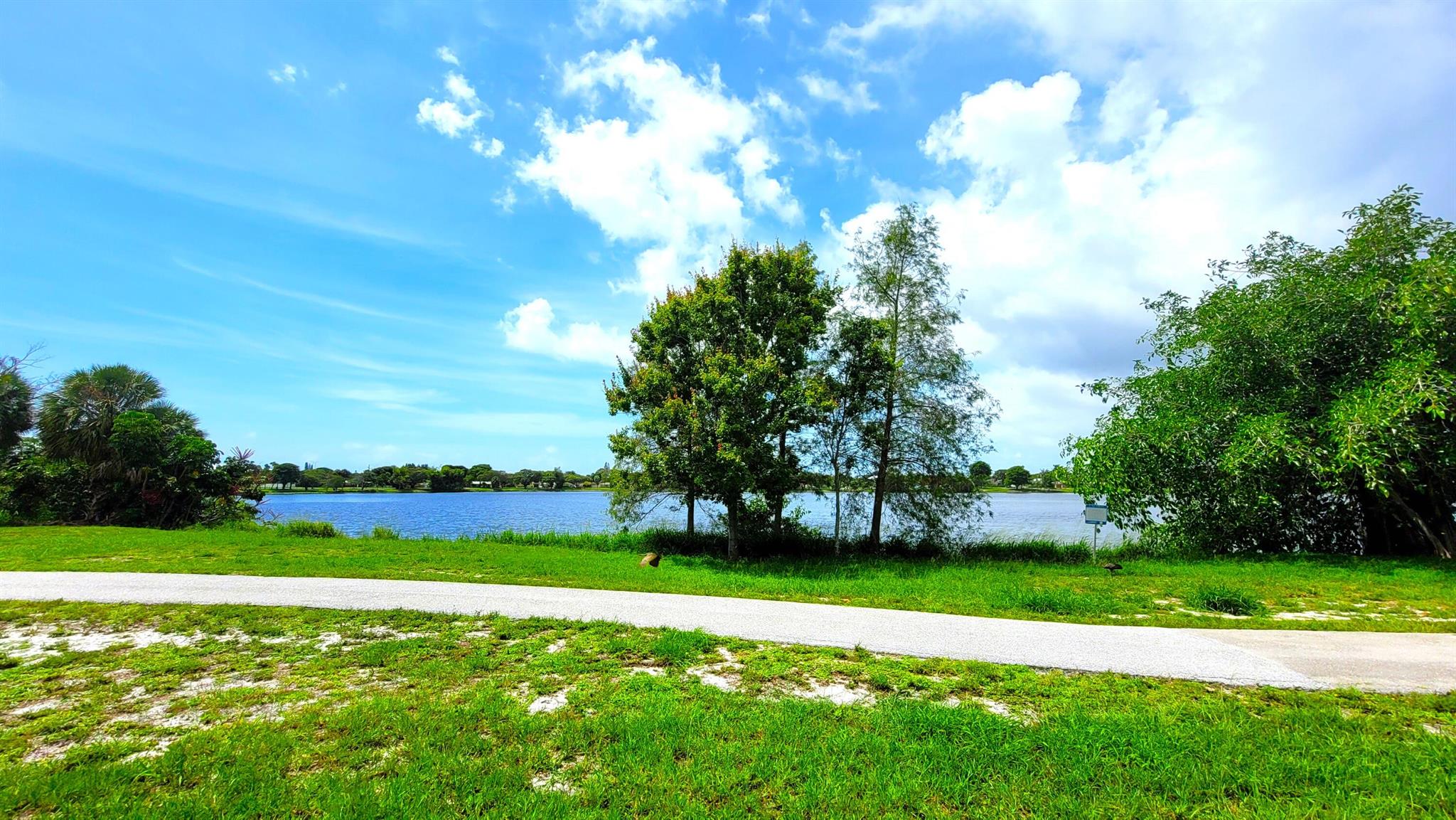 MURRY HILLS APT BLDG COND - Residential Lease