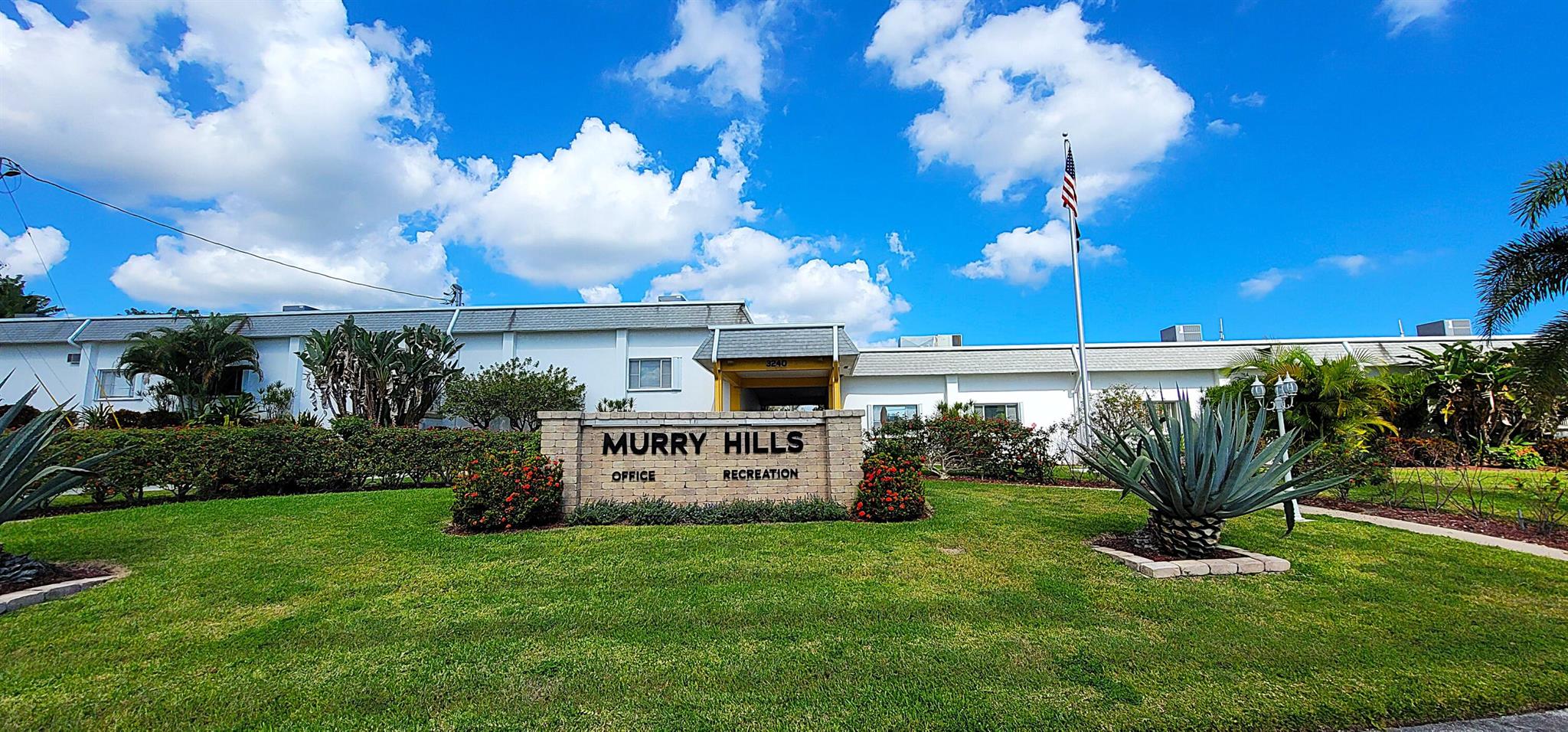 MURRY HILLS APT BLDG COND - Residential Lease