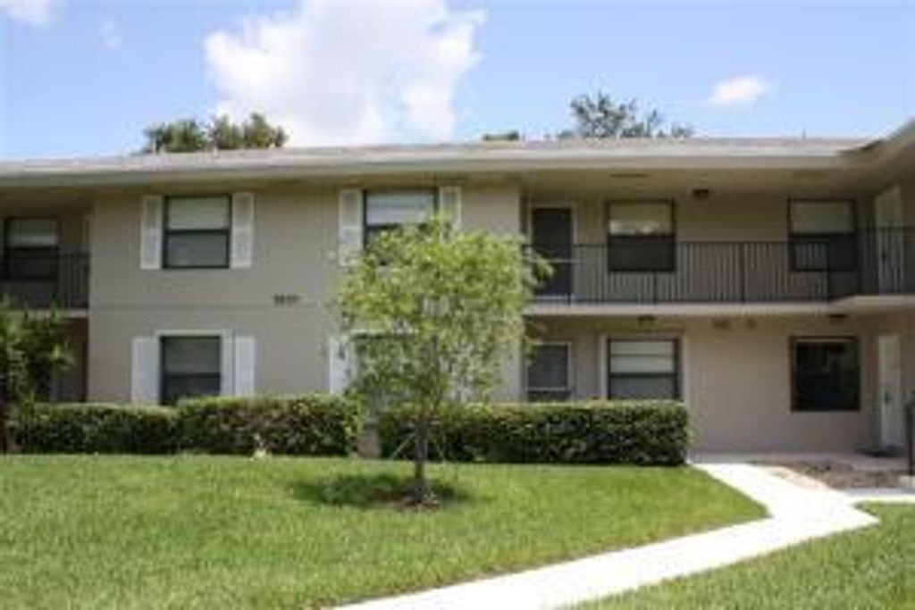 Photo of 2201 Sabal Ridge Court Ct #G, Palm Beach Gardens, FL 33418 (MLS # R10807997)