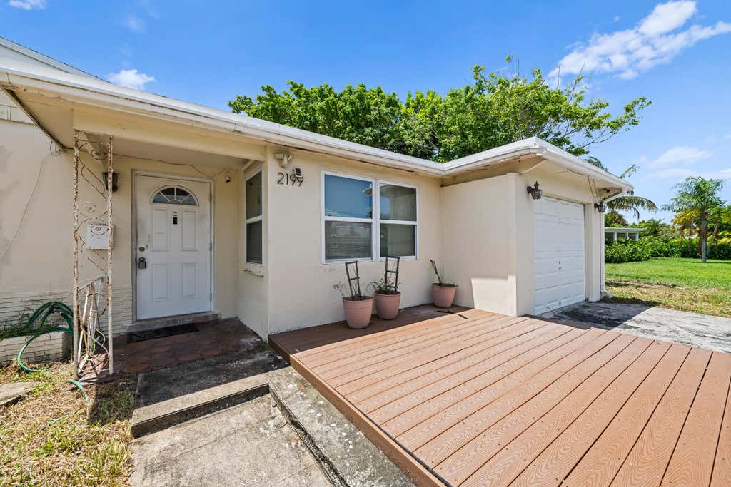 Photo of 2199 NE 5th Avenue, Boca Raton, FL 33431 (MLS # B26049875)