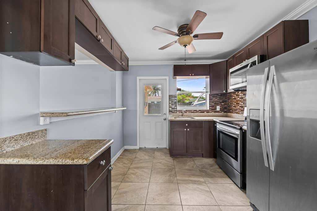 Photo of 2199 NE 5th Avenue, Boca Raton, FL 33431 (MLS # B26049875)