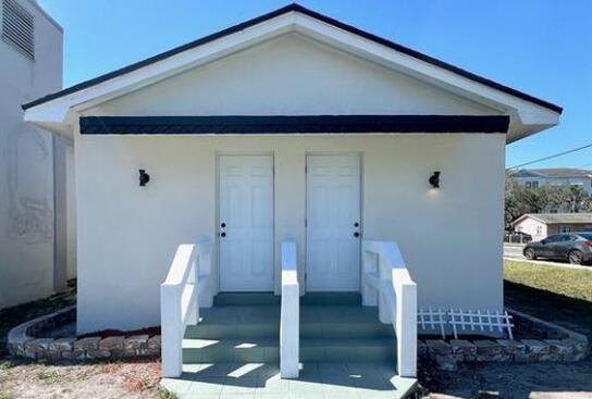 TOWN OF MODELO (DANIA) B-49 - Residential Lease