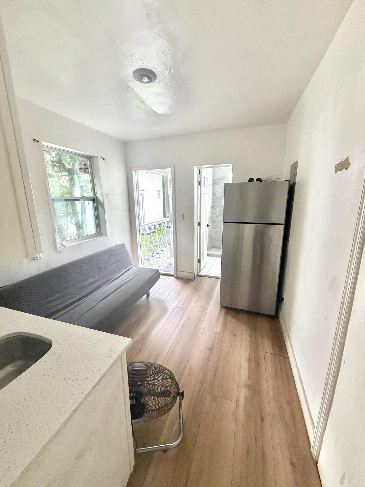 TOWN OF MODELO (DANIA) B-49 - Residential Lease