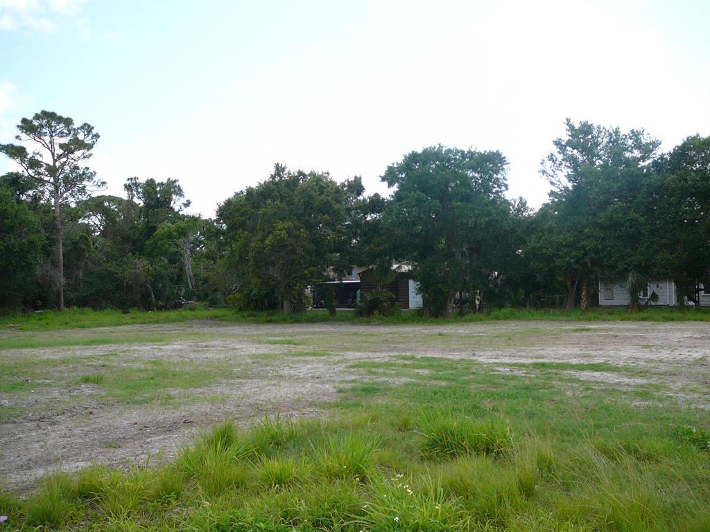 METES AND BOUNDS - Land