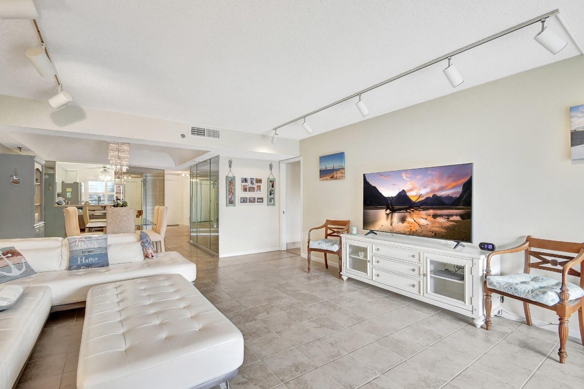 Patios of Boca Barwood - Residential