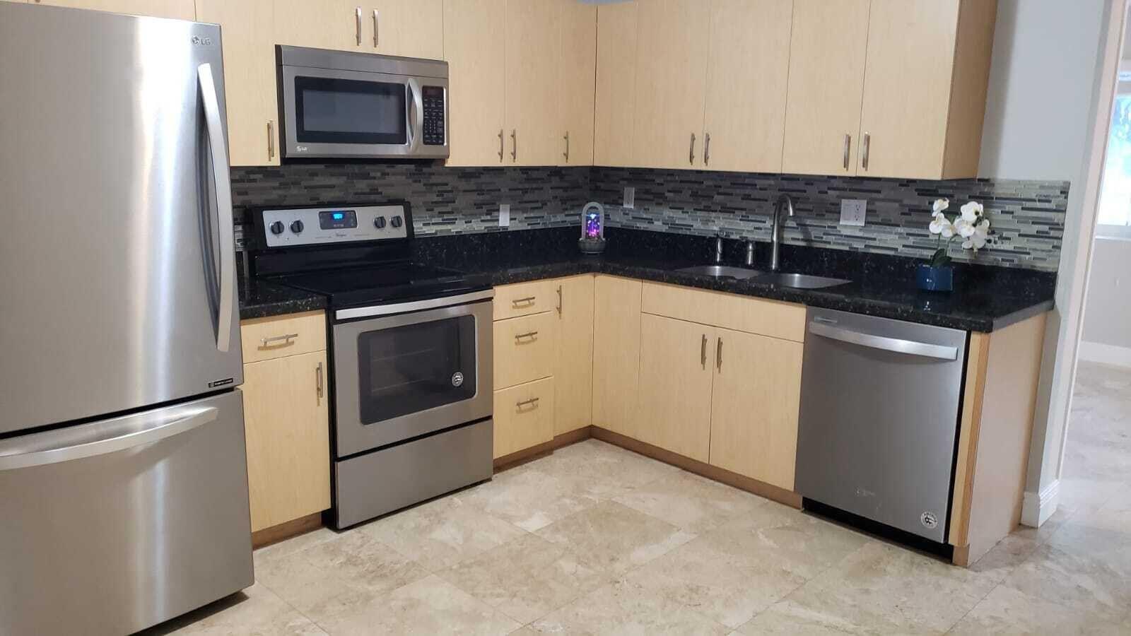 LIGHTHOUSE POINT 6TH SEC - Residential Income