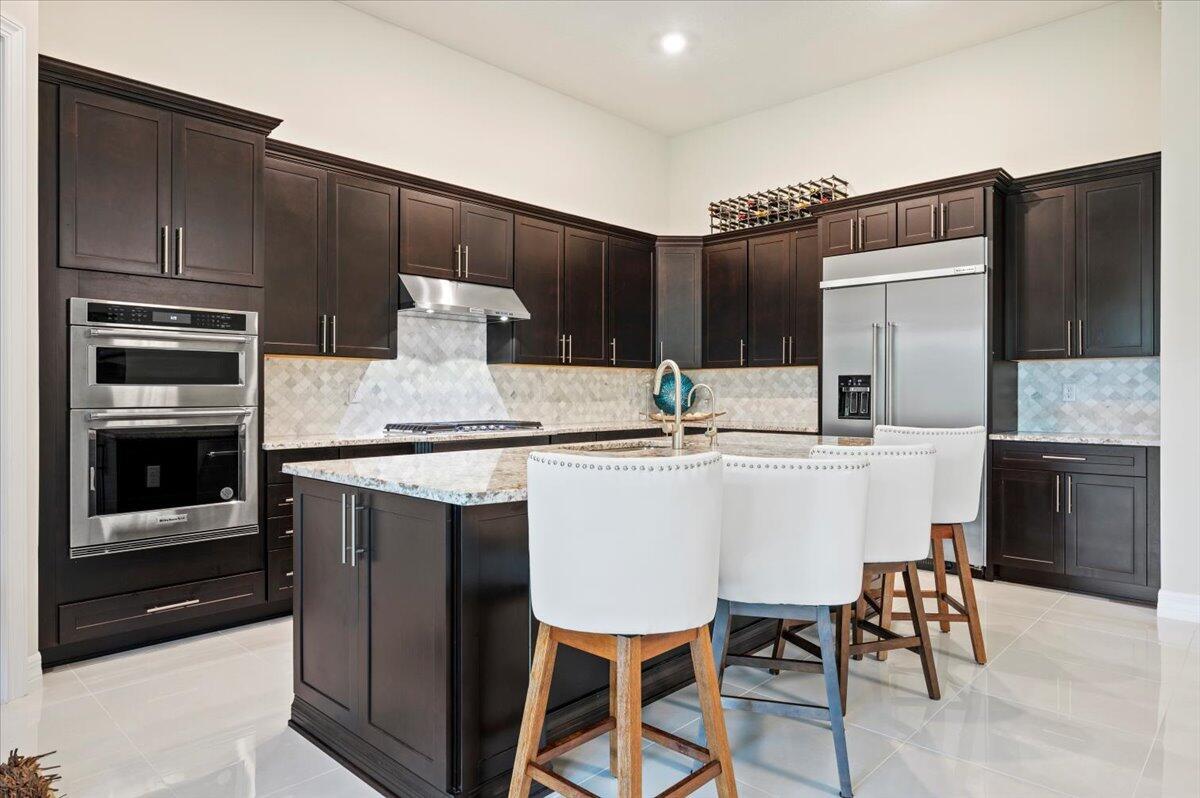 ANCIENT TREE - Residential