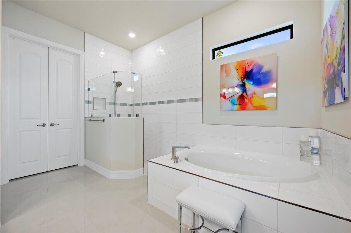 ANCIENT TREE - Residential