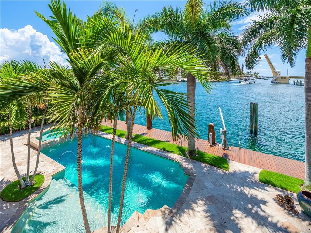 Lighthouse Point First Se - Residential