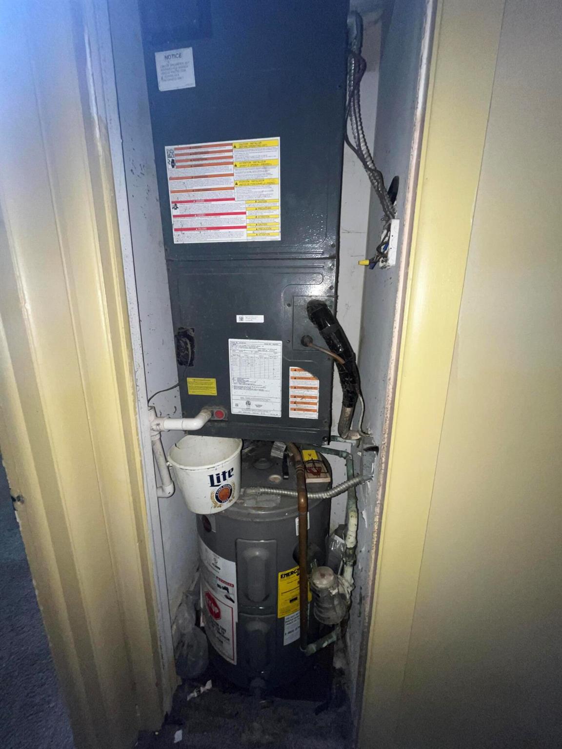 APARTMENTS AT TIMBERLAKE - Residential