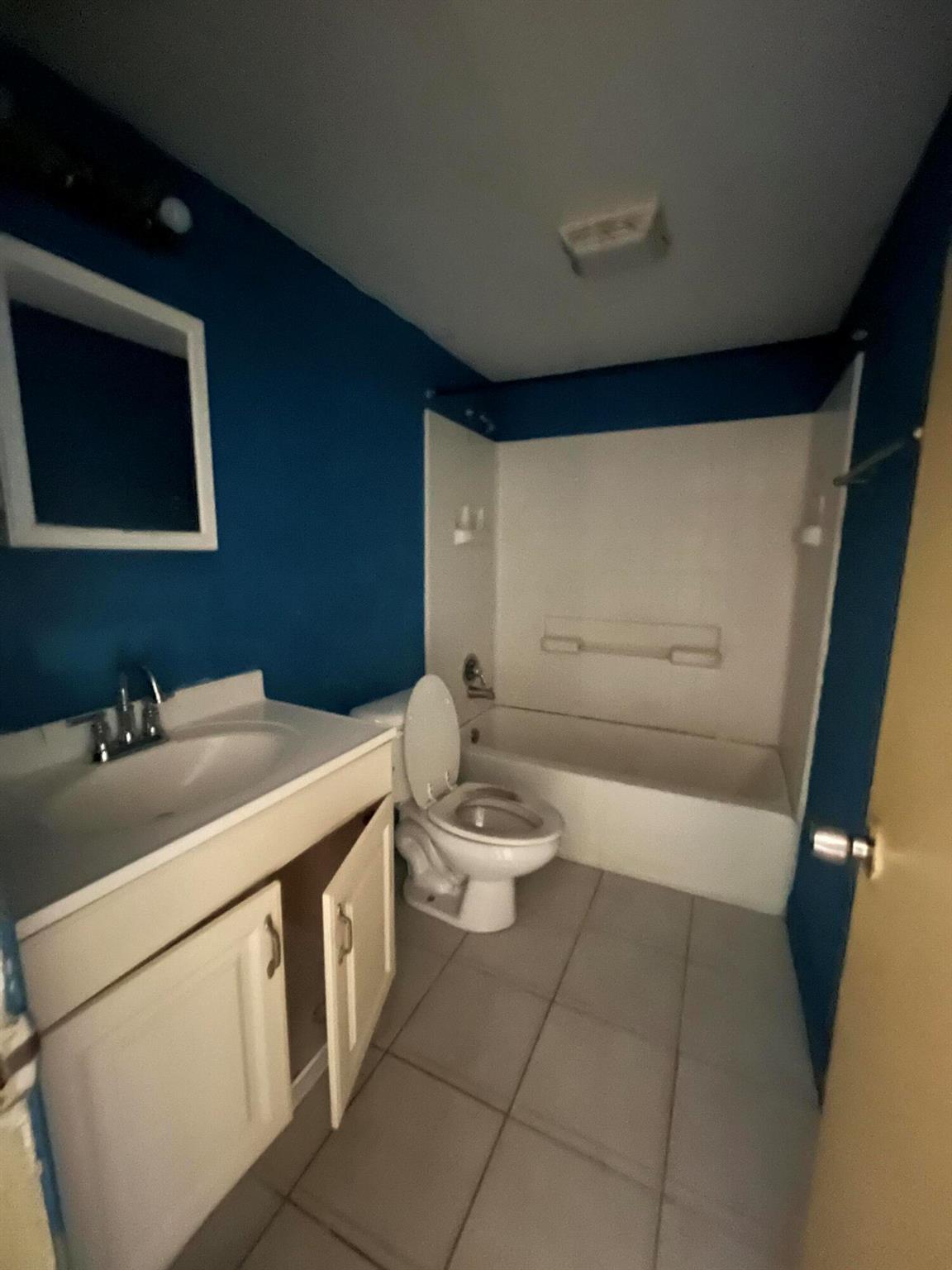 APARTMENTS AT TIMBERLAKE - Residential