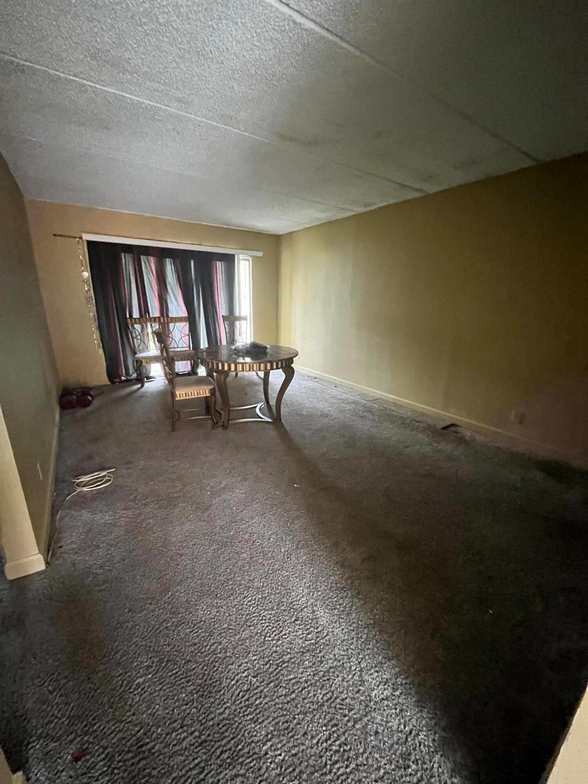 APARTMENTS AT TIMBERLAKE - Residential