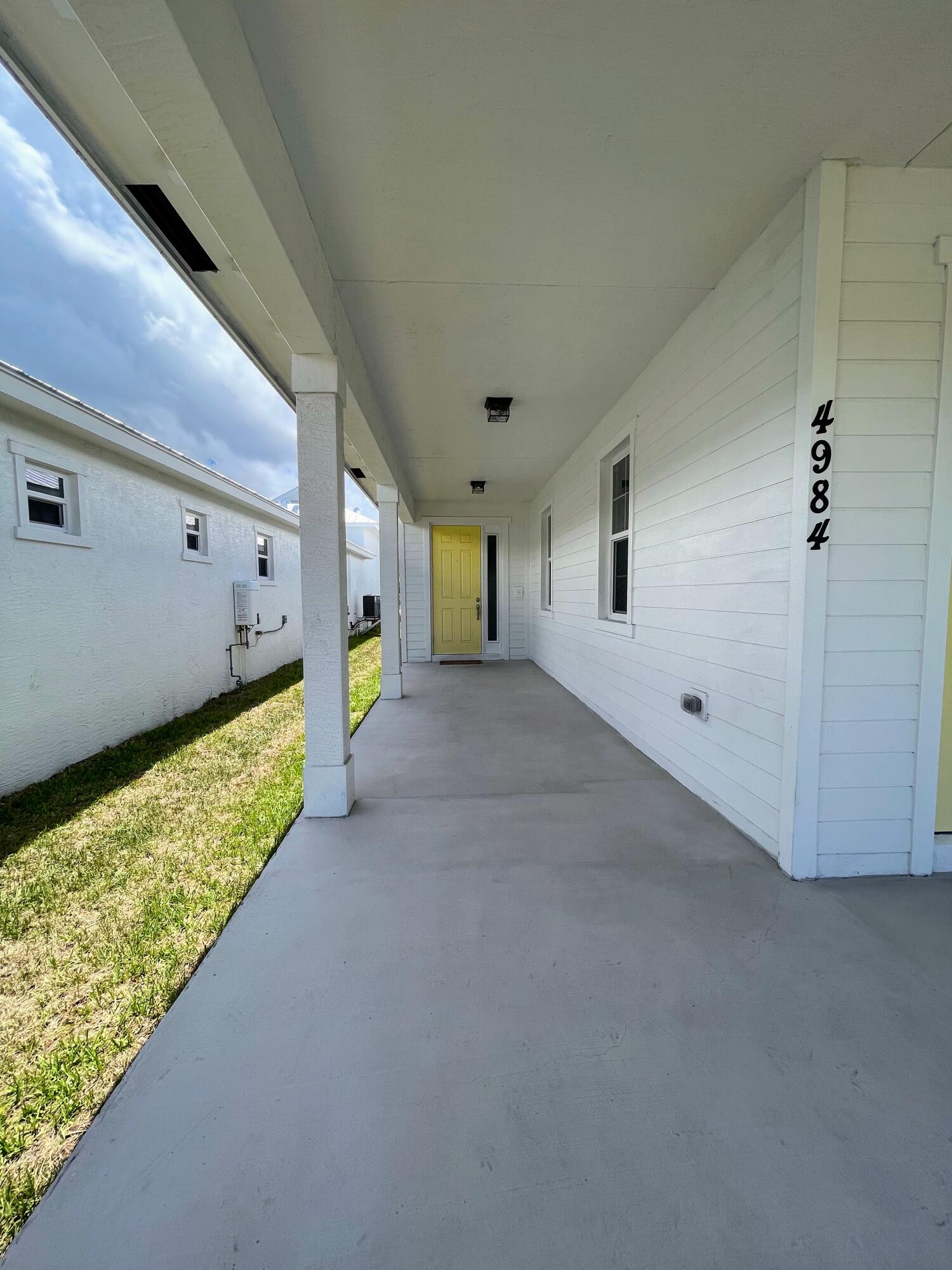 4984 SE Railway Avenue